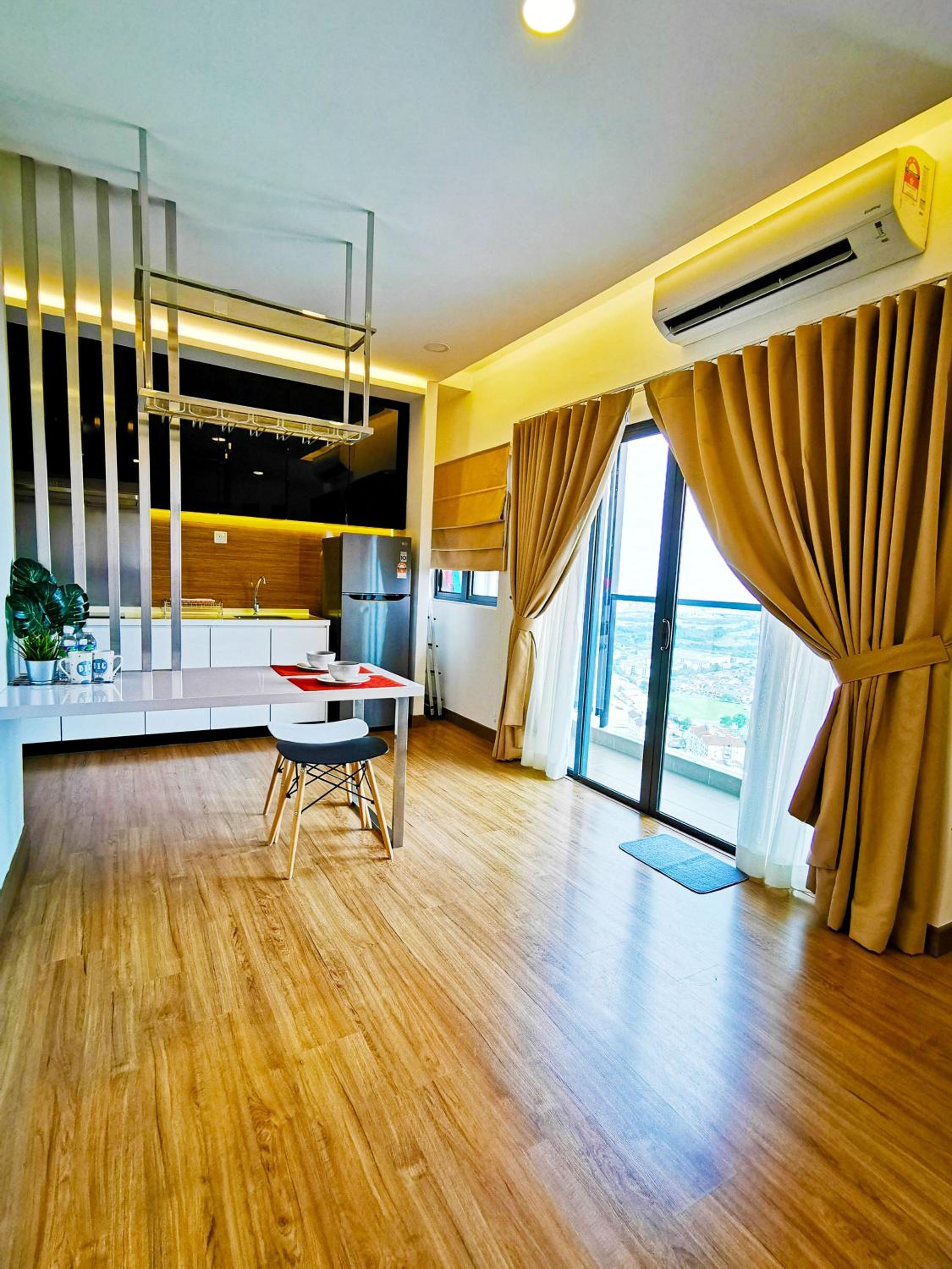 Simfoni Level 39 Superior Designer Studio with 100mbps WiFi & Netflix photo 2