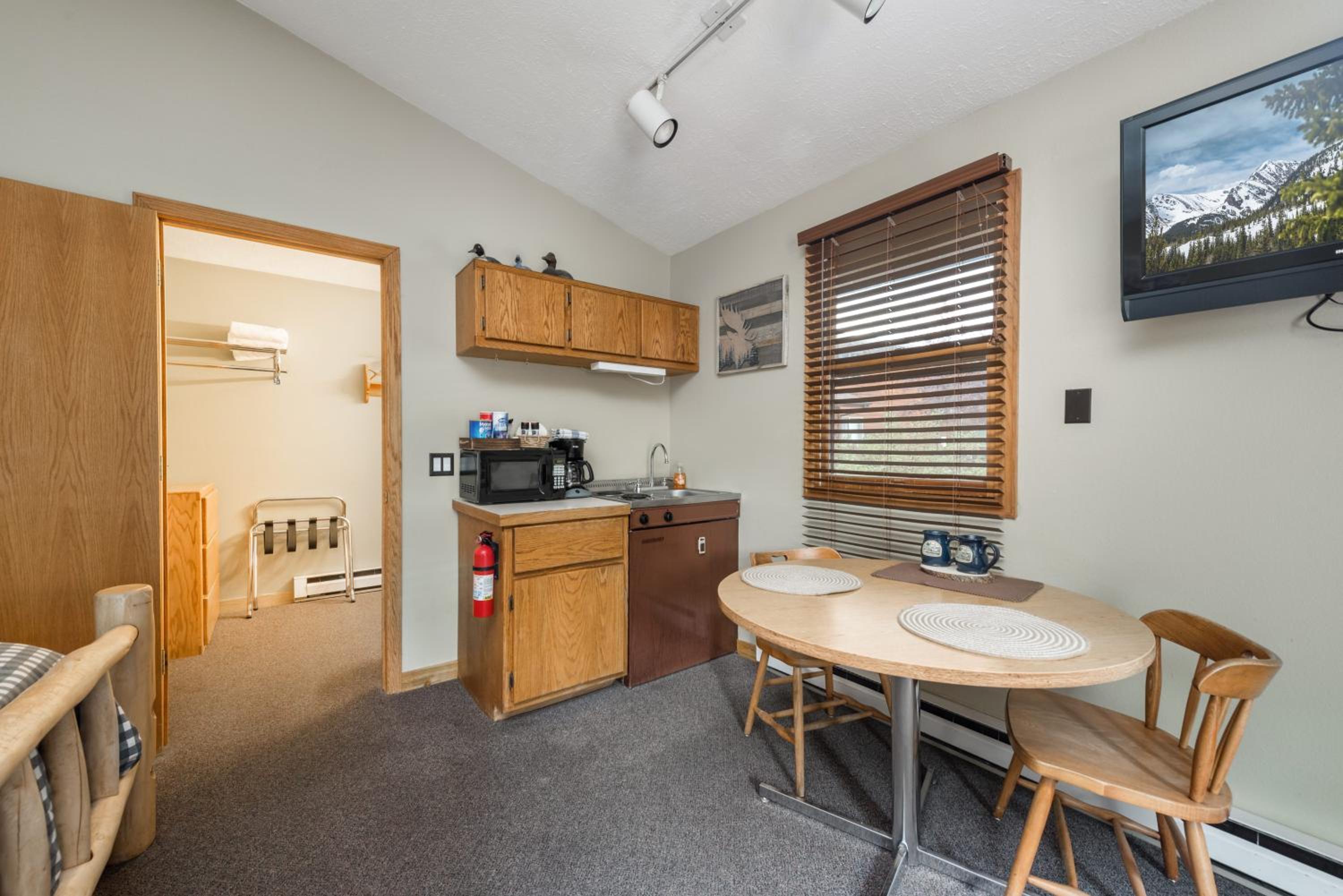 4 Seasons Inn on Fall River - Property Image 19