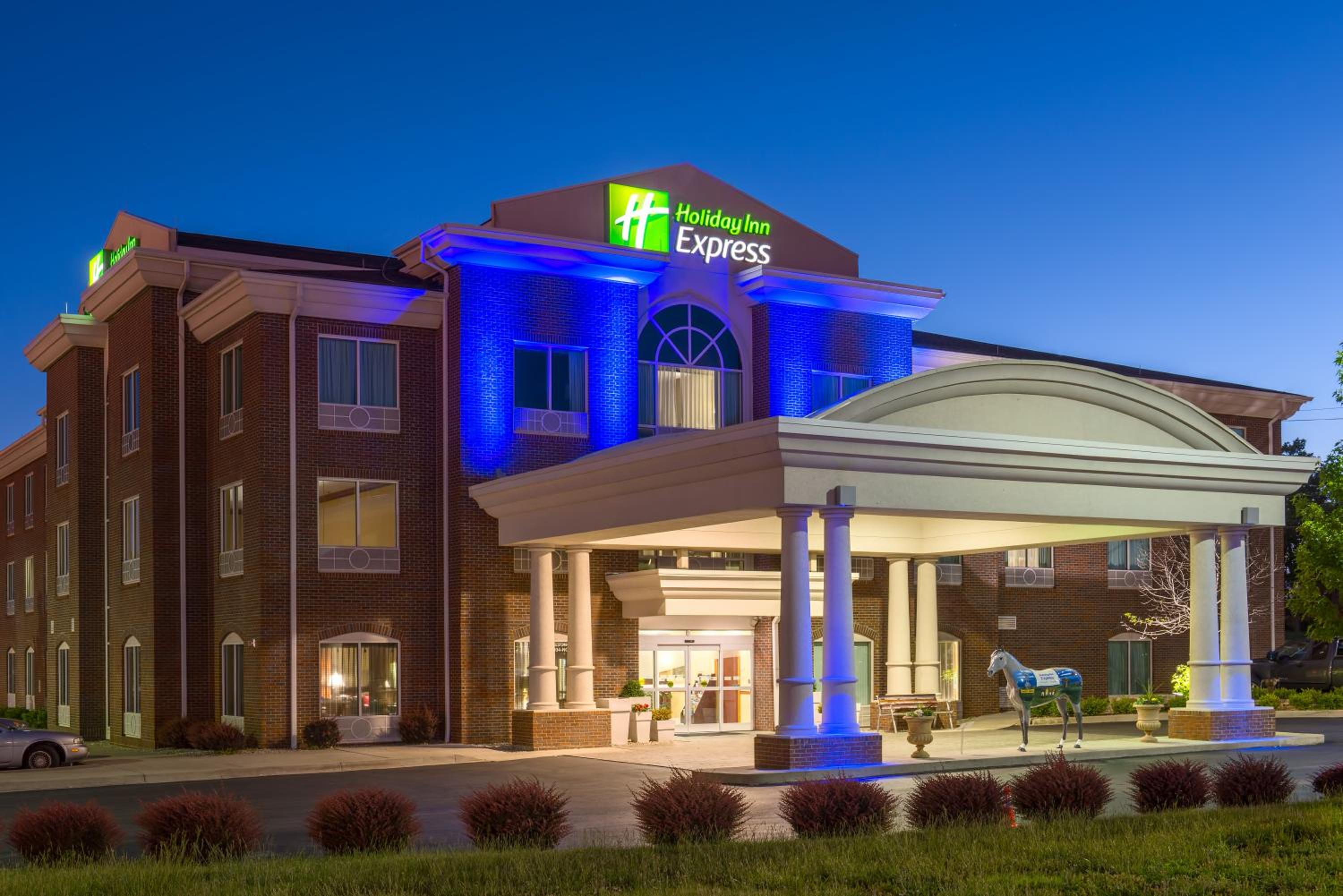 Lexington Vacations - Holiday Inn Express Suites Lexington Downtown Area-Keeneland, an IHG Hotel - Property Image 21