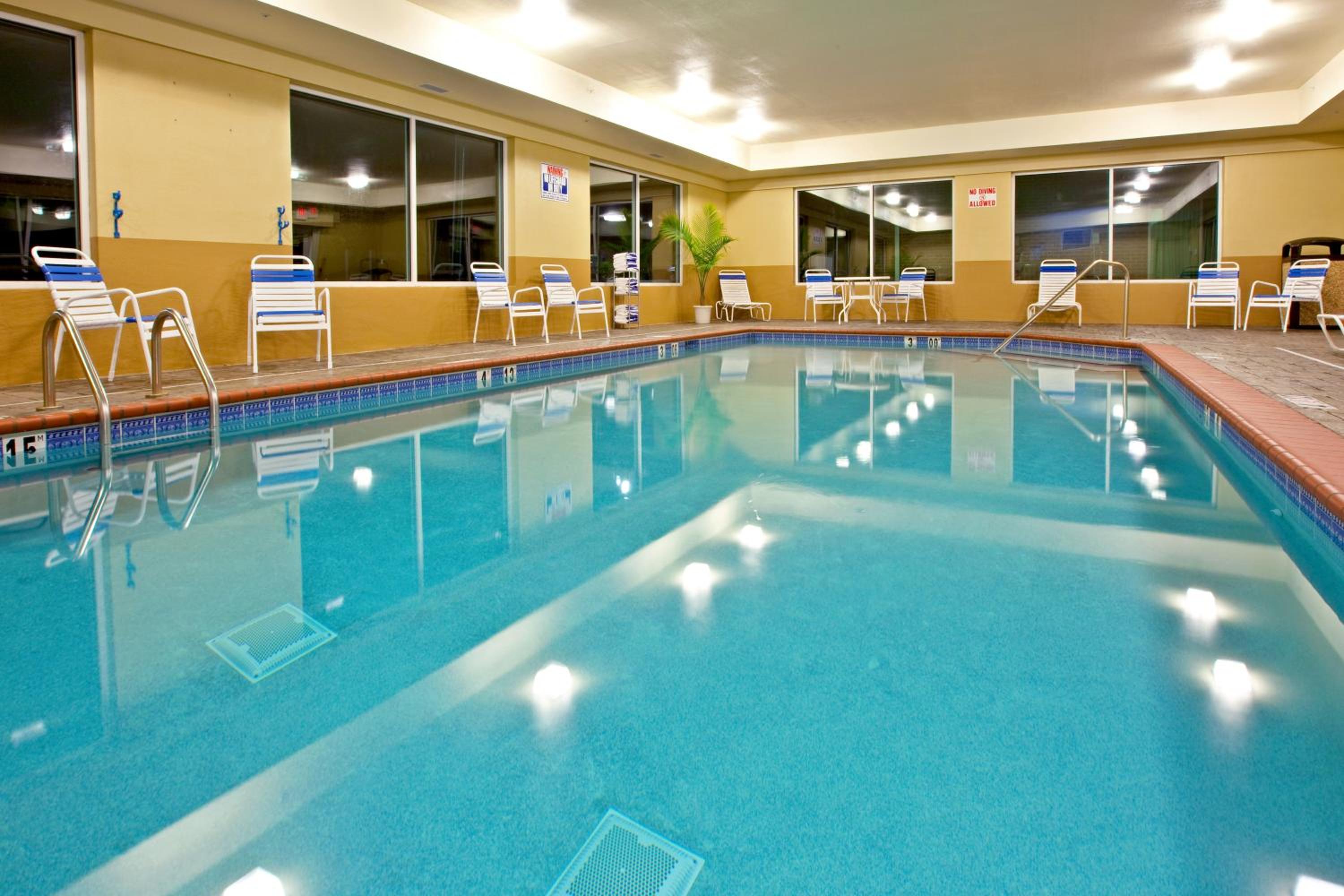 Lexington Vacations - Holiday Inn Express Suites Lexington Downtown Area-Keeneland, an IHG Hotel - Property Image 15