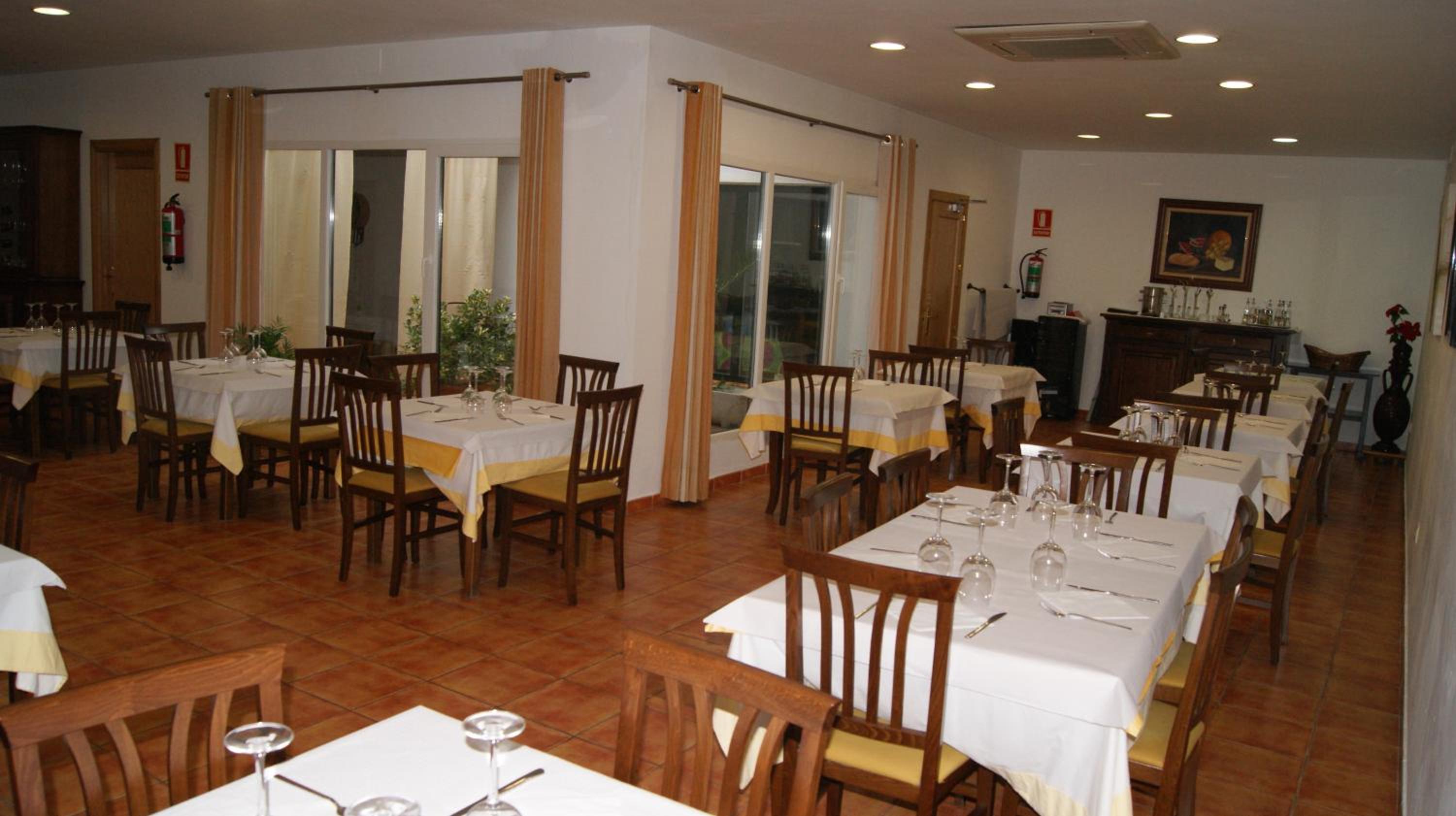 Hostal Restaurante Bustos view 3