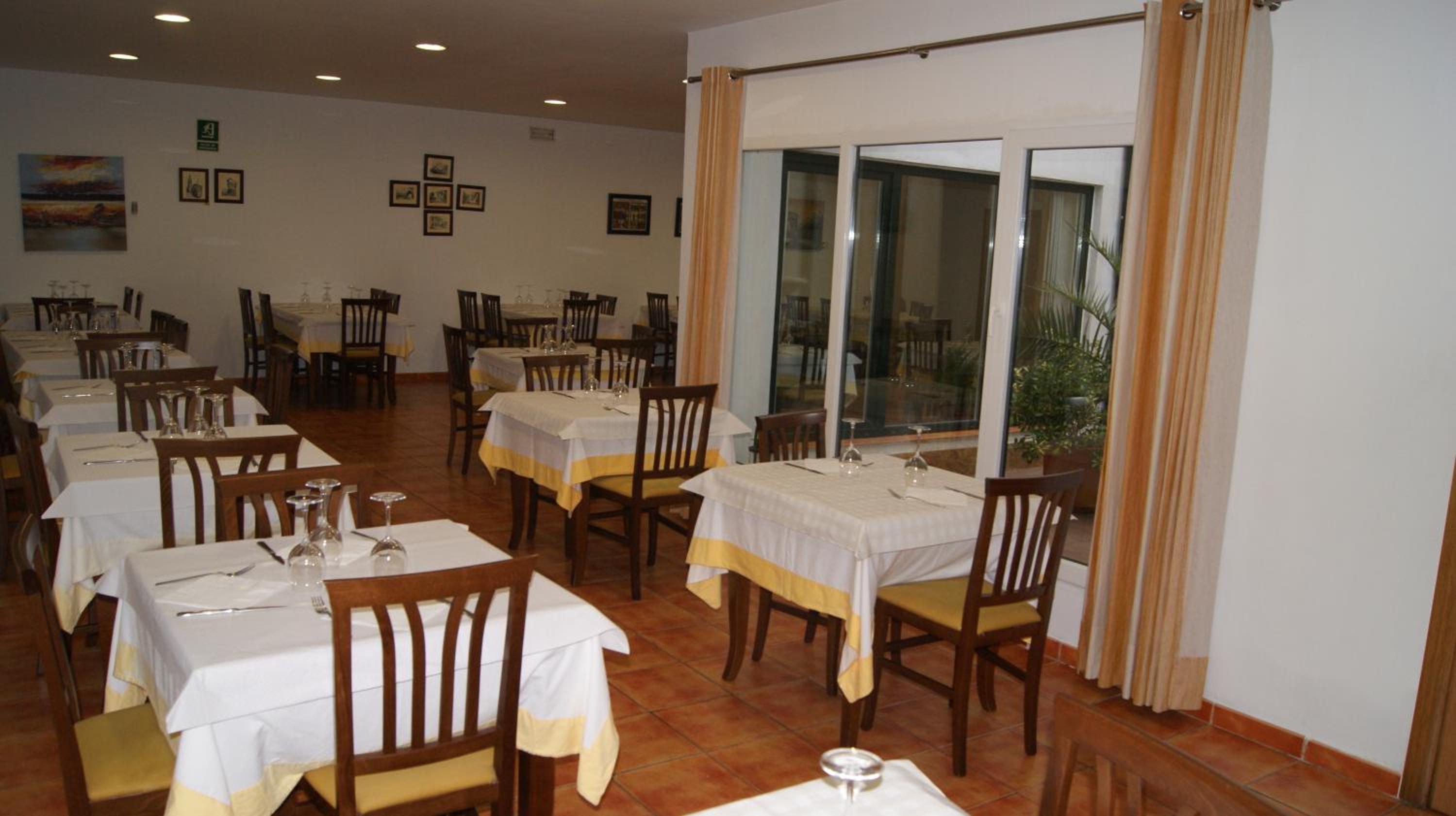 Hostal Restaurante Bustos view 4