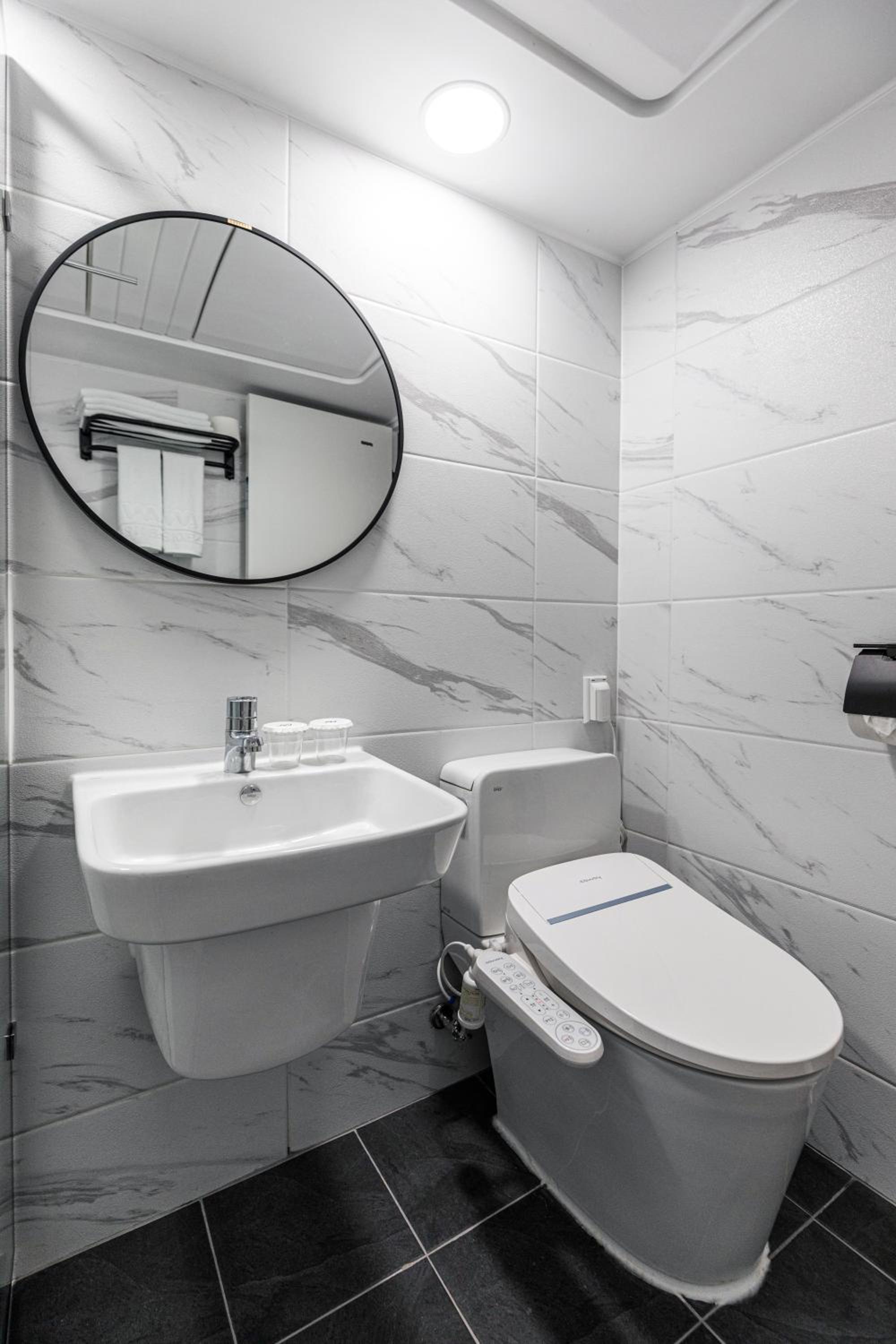 Jeju Vacations - Aewol Stay in Jeju HotelResort - Property Image 3