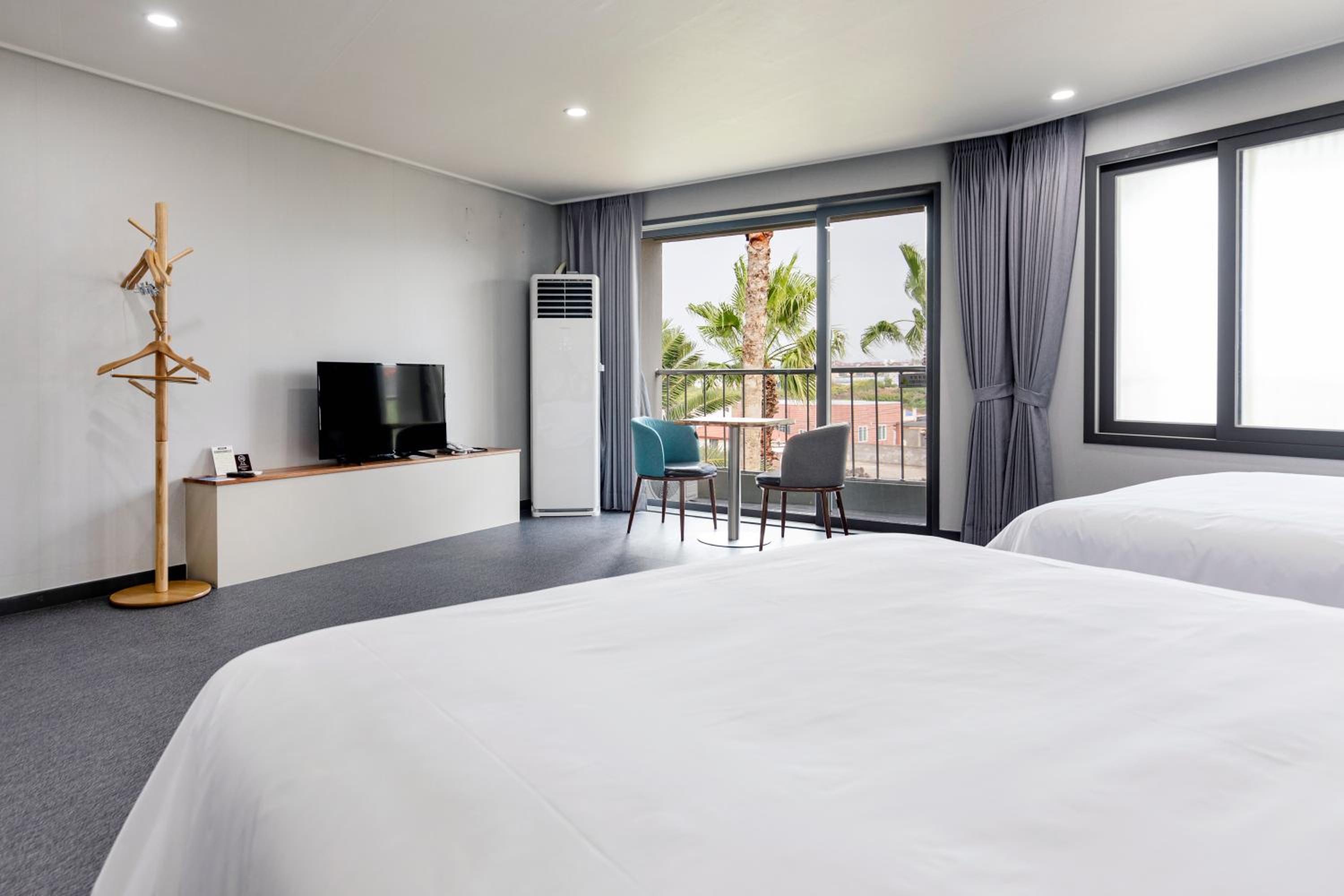Jeju Vacations - Aewol Stay in Jeju HotelResort - Property Image 1