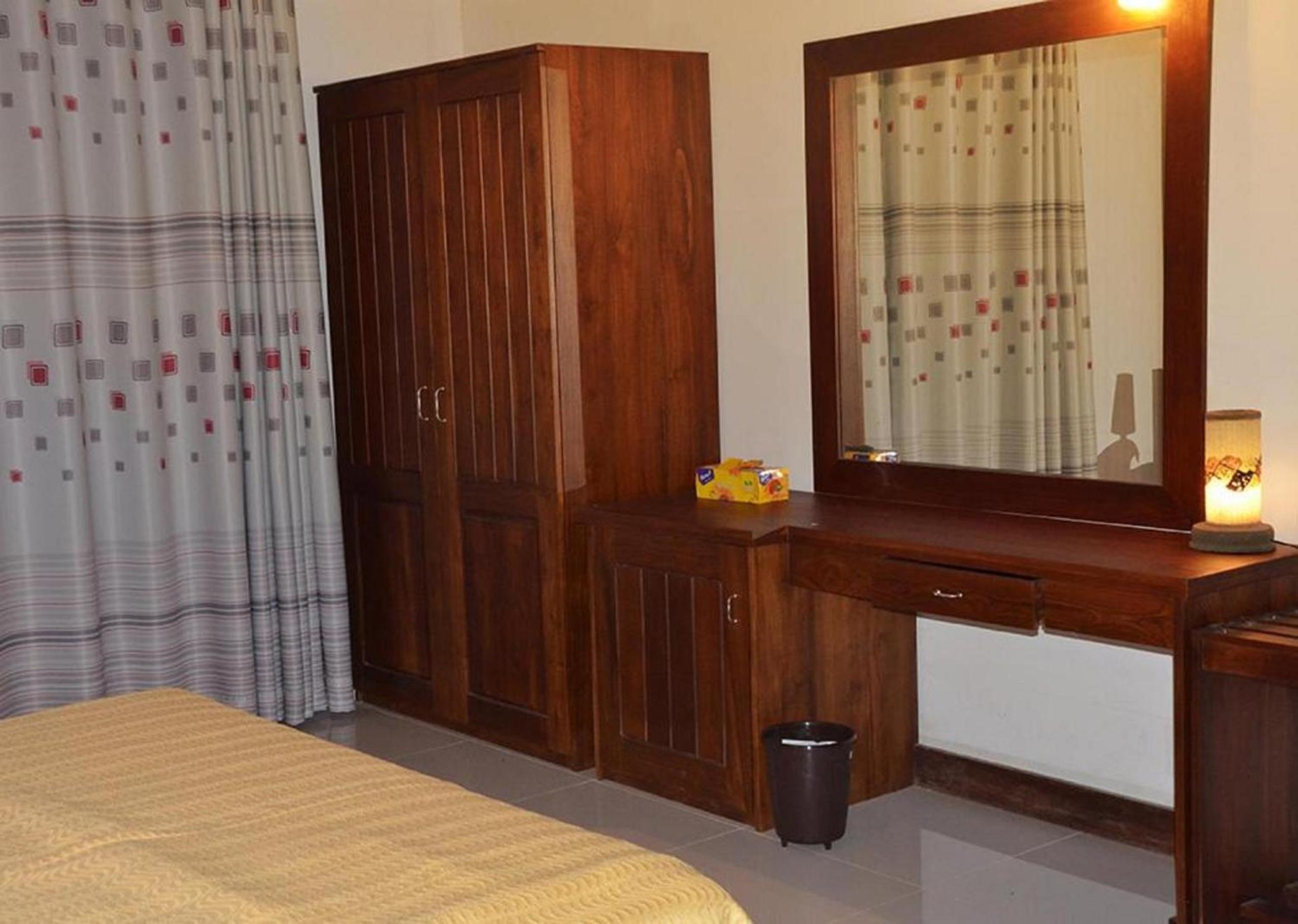 Airport Villa