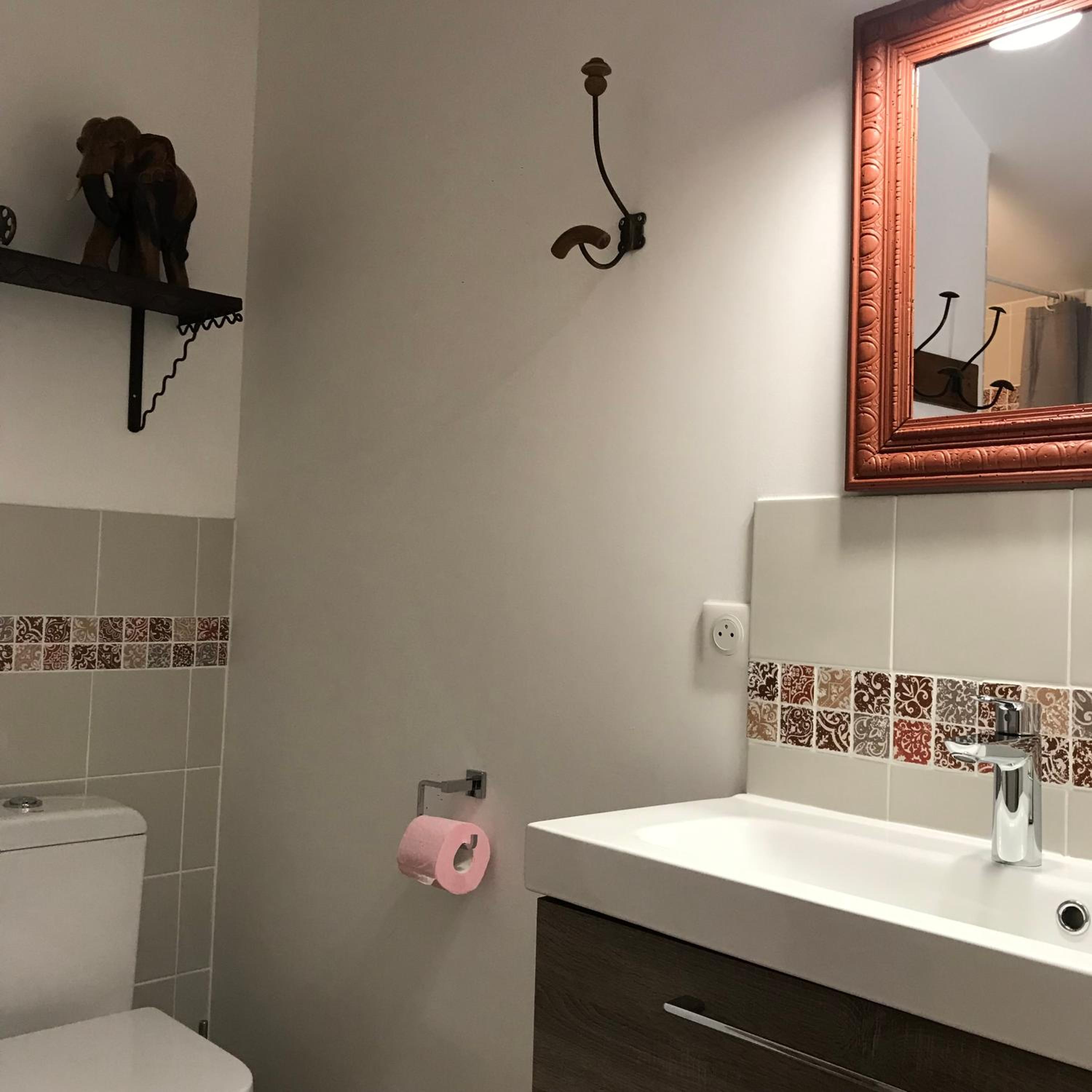 Orange Vacations - Chambres d'Hotes et Gites Le Mas Mellou - Property Image 7