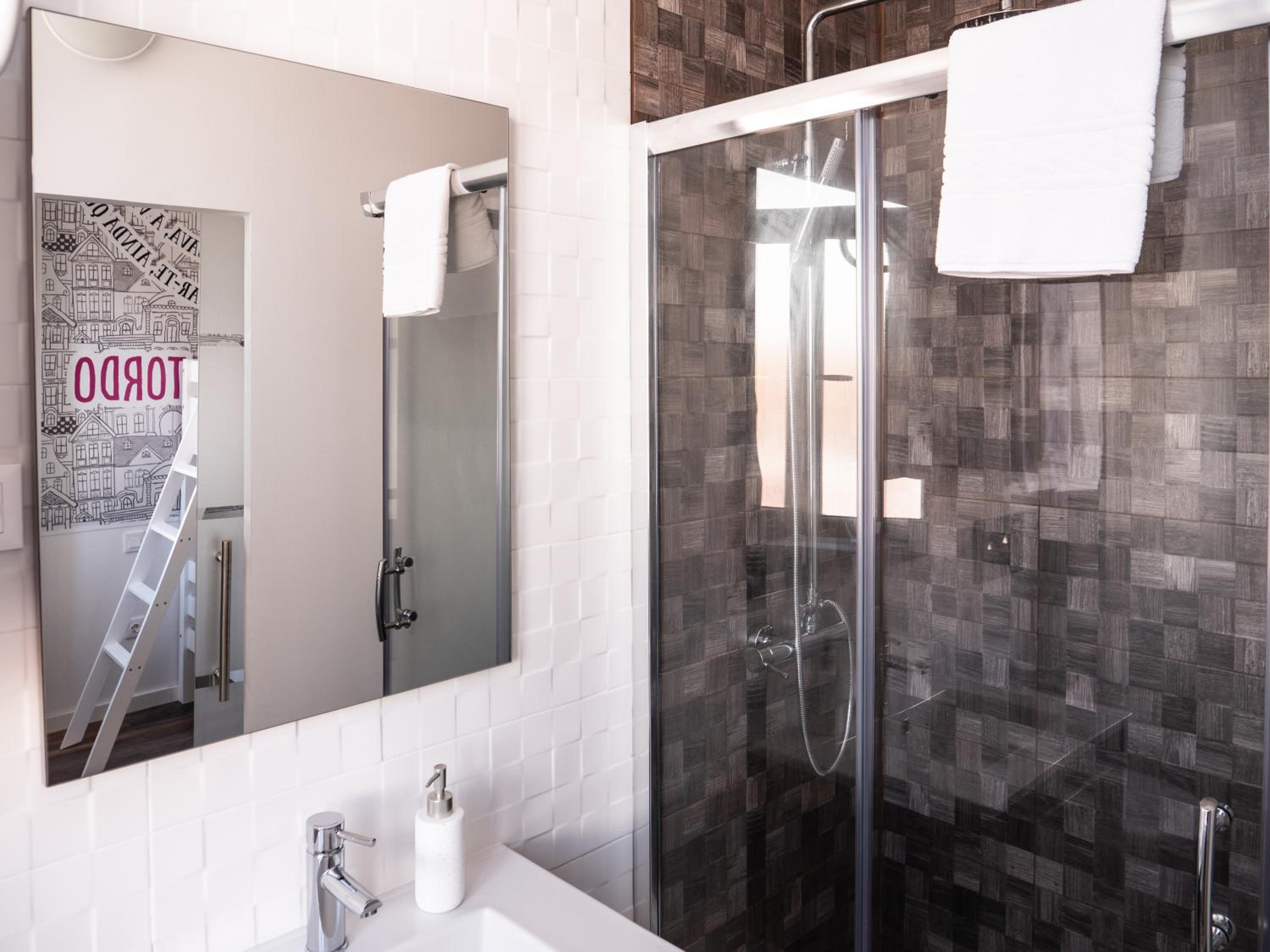 Guest House Stories en Beja — bathroom