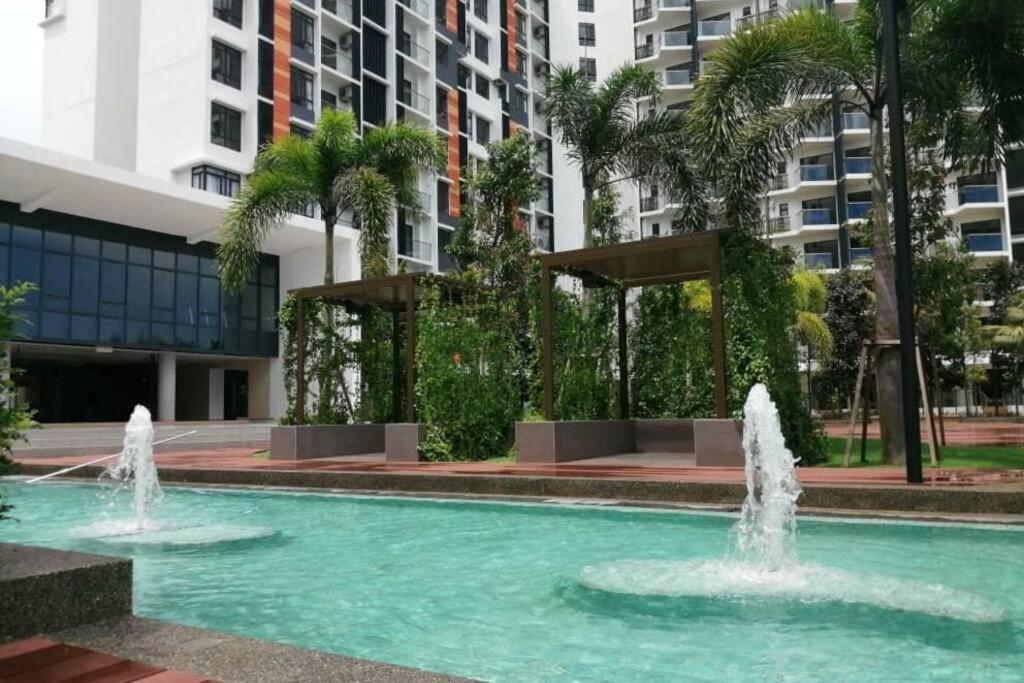 OPAHOME@ Timurbay Seafront Residence 2BR Family suite Seaview and Poolview photo 5
