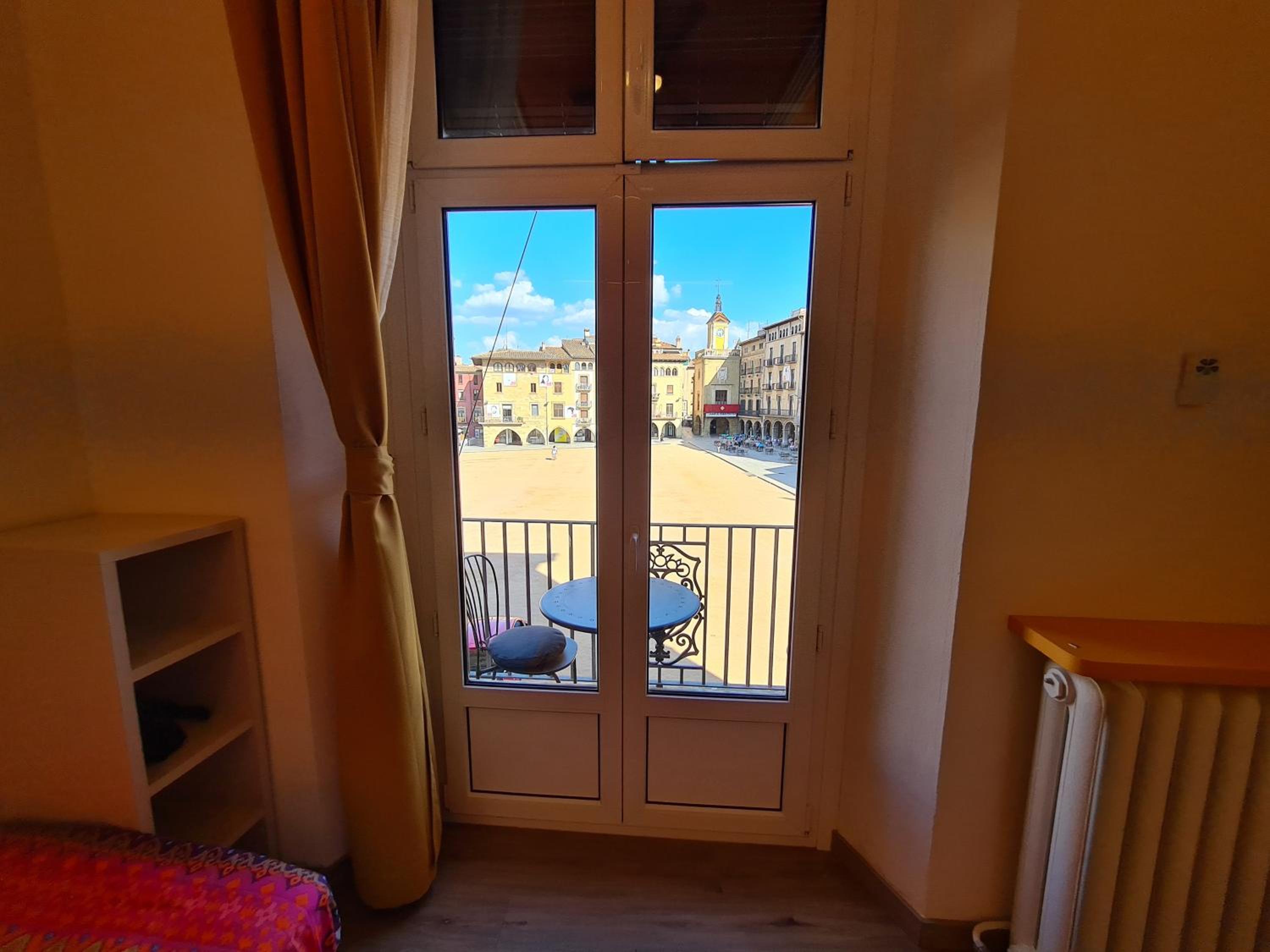Apartaments Vicus 3 con vistas a la Plaza Mayor de Vic view 4