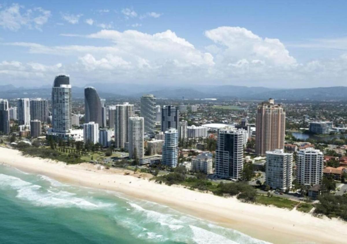 Hotel Location Location Location - Broadbeach :)