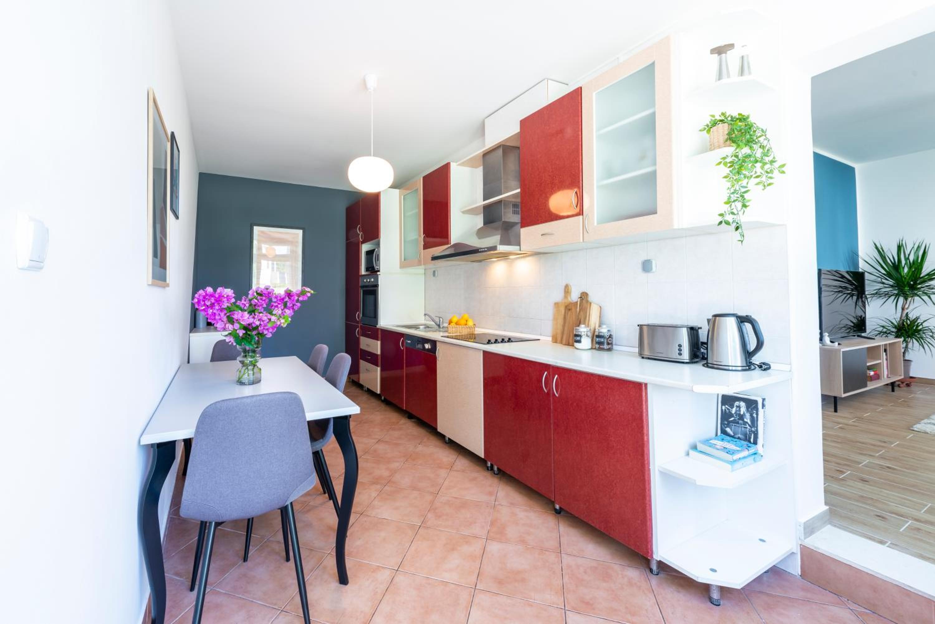 Ellanna en Mlini — kitchen