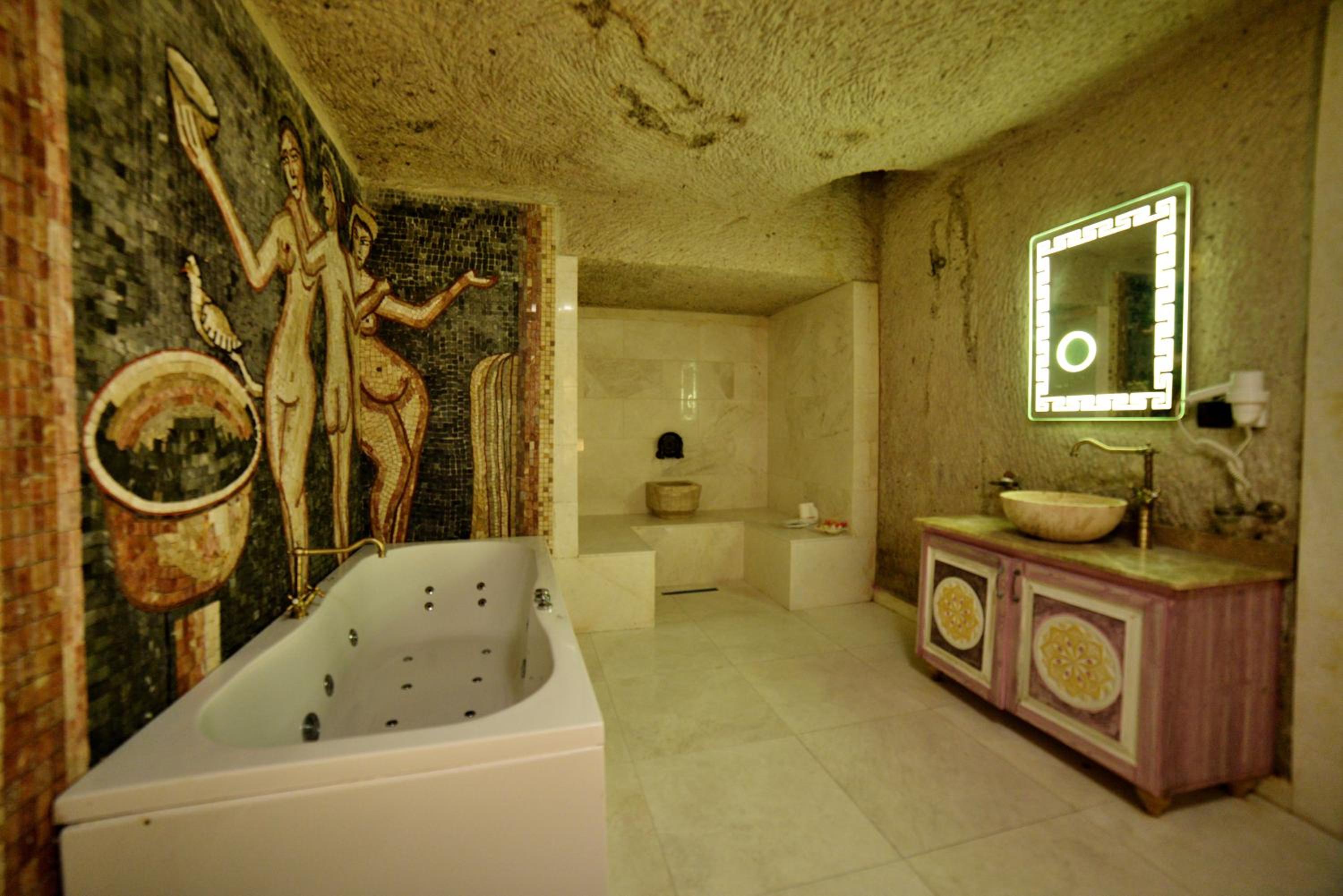 Caftan Cave Suites - Image 50