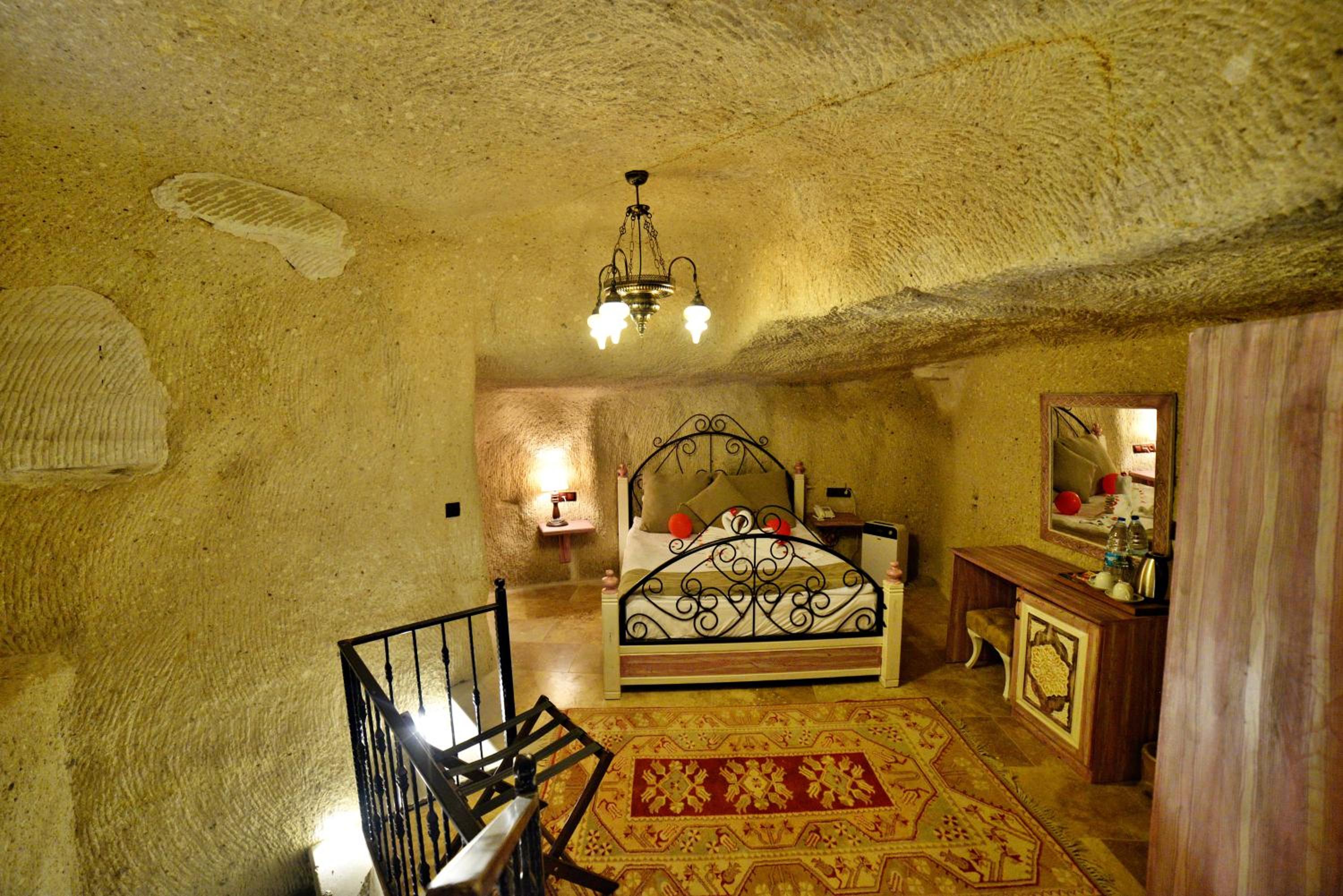 Caftan Cave Suites - Image 49
