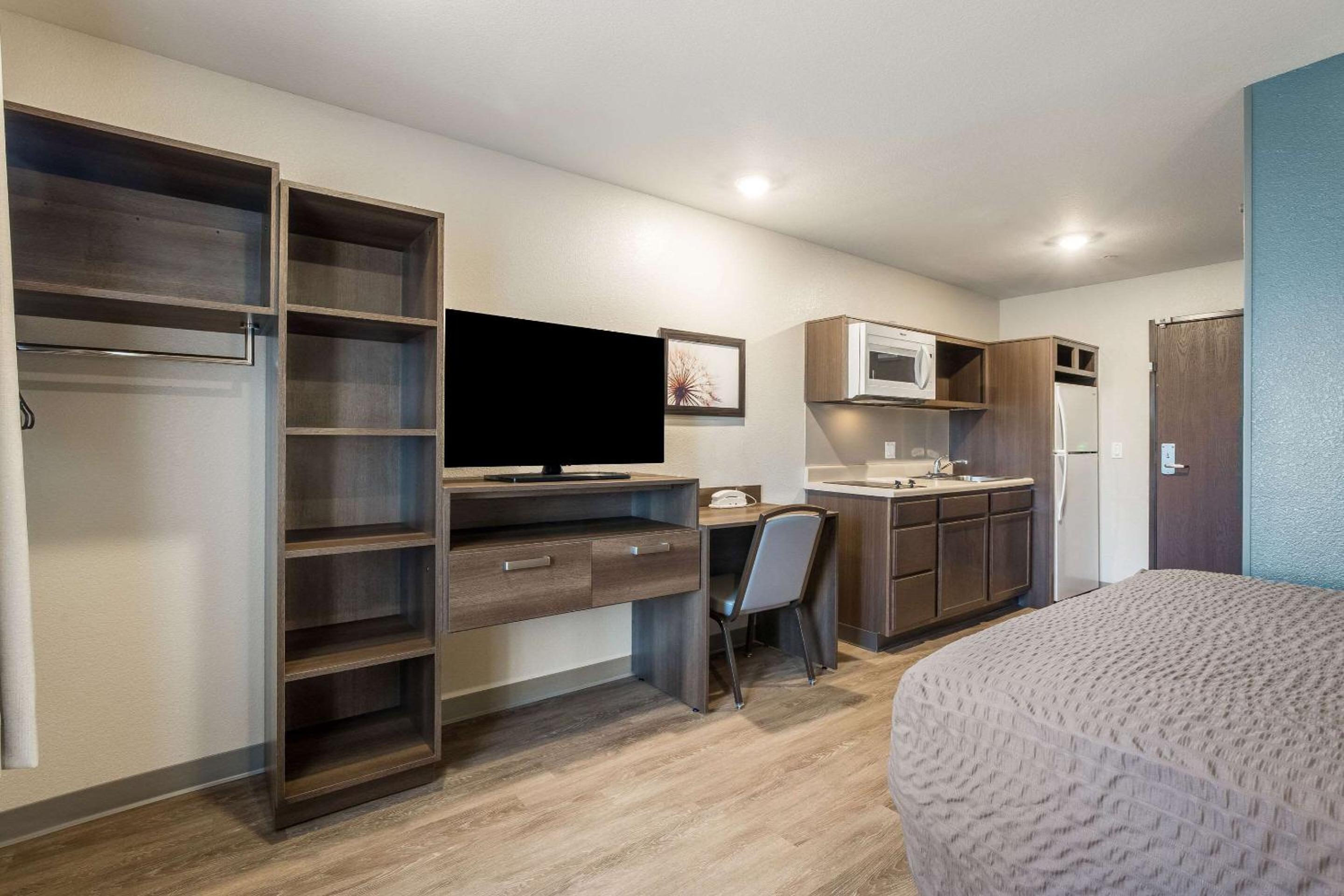 WoodSpring Suites Colton - Property Image 16