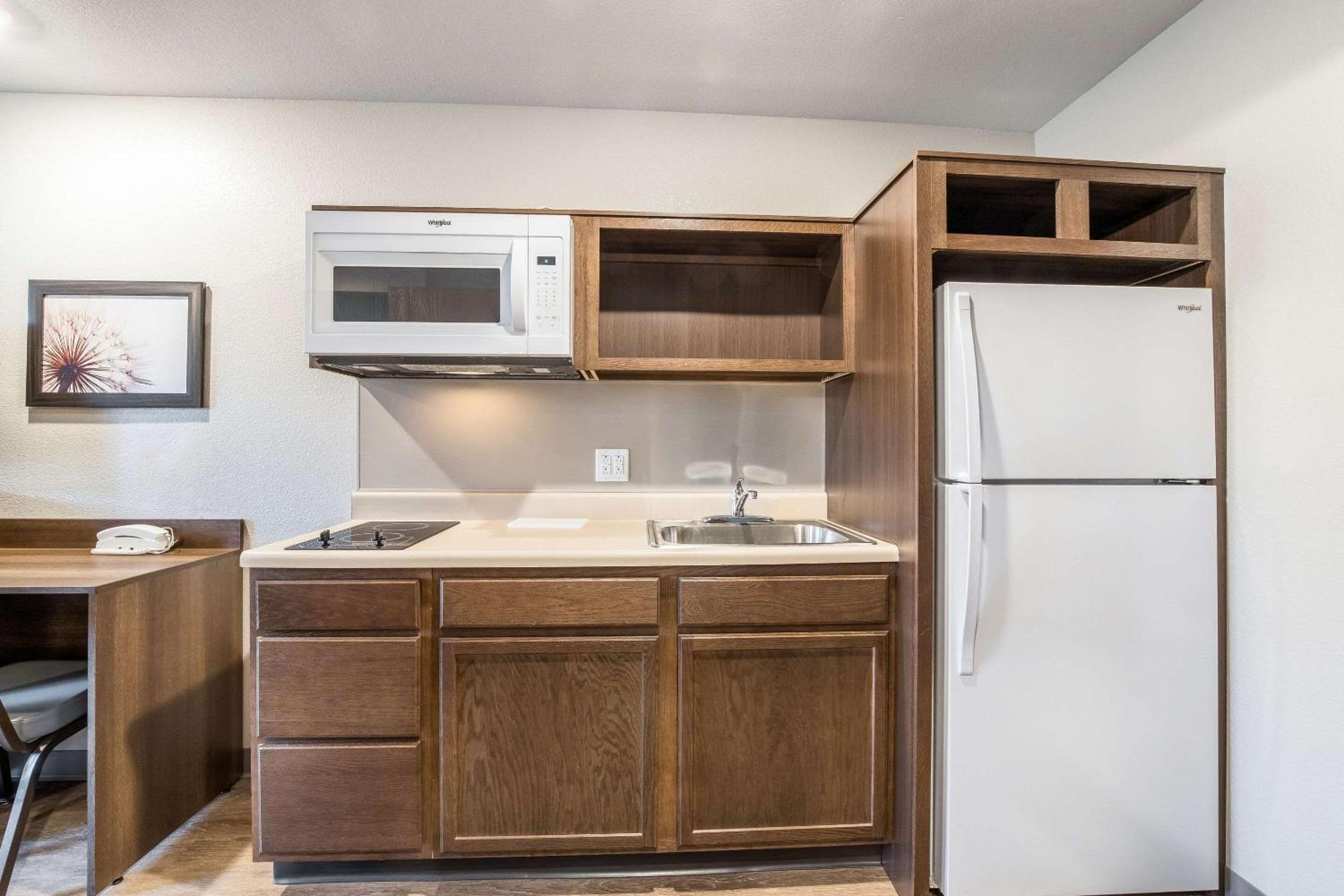 WoodSpring Suites Colton - Property Image 15