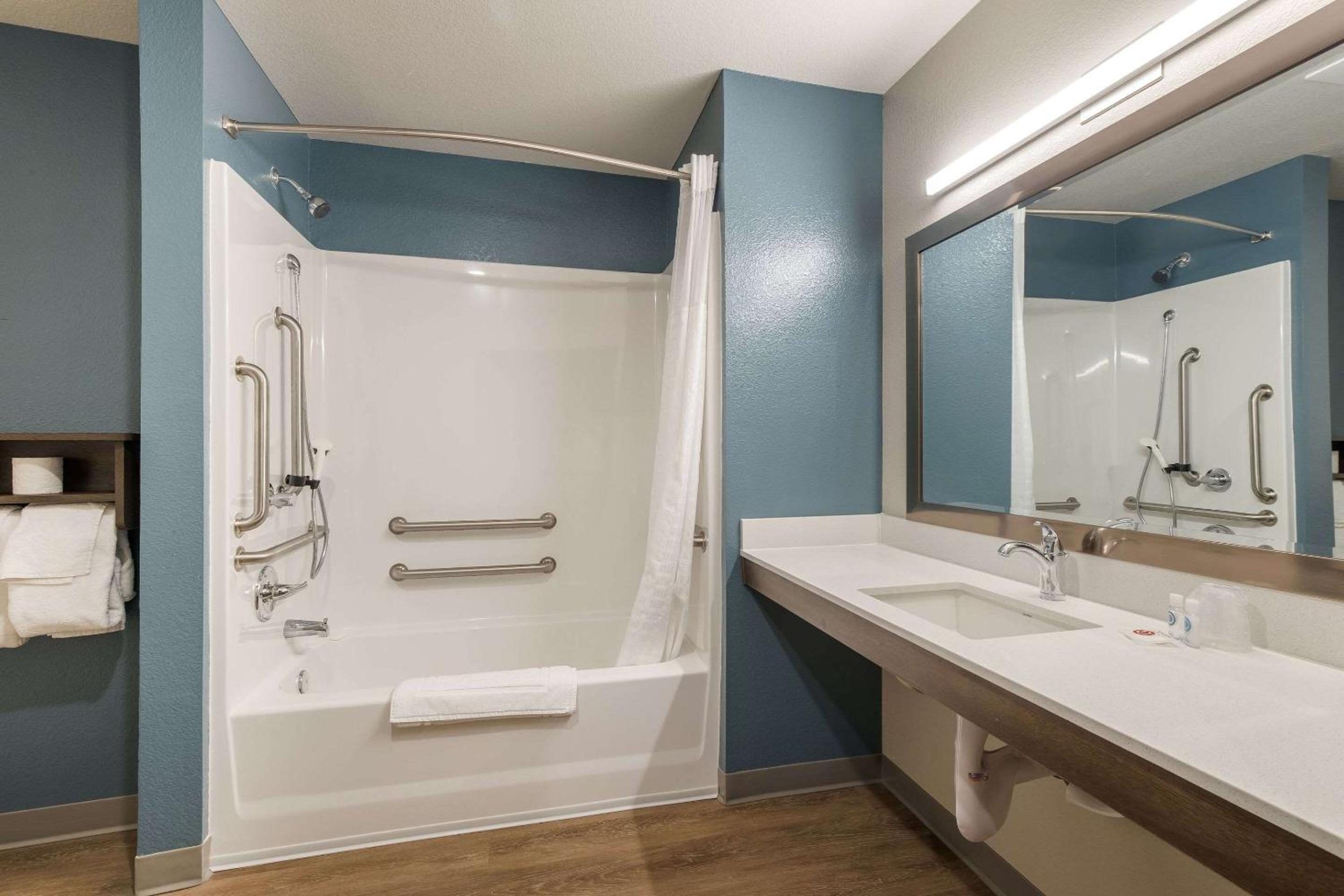 WoodSpring Suites Colton - Property Image 10