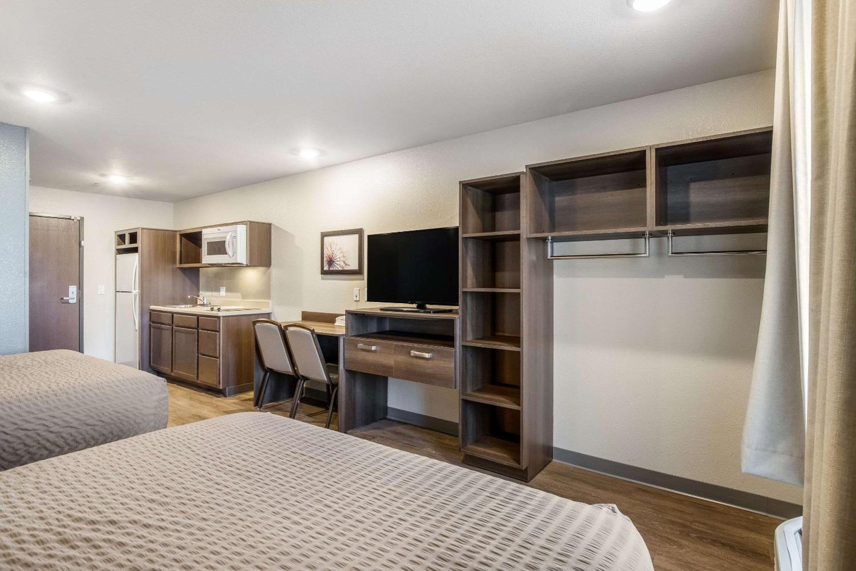 WoodSpring Suites Colton - Property Image 7