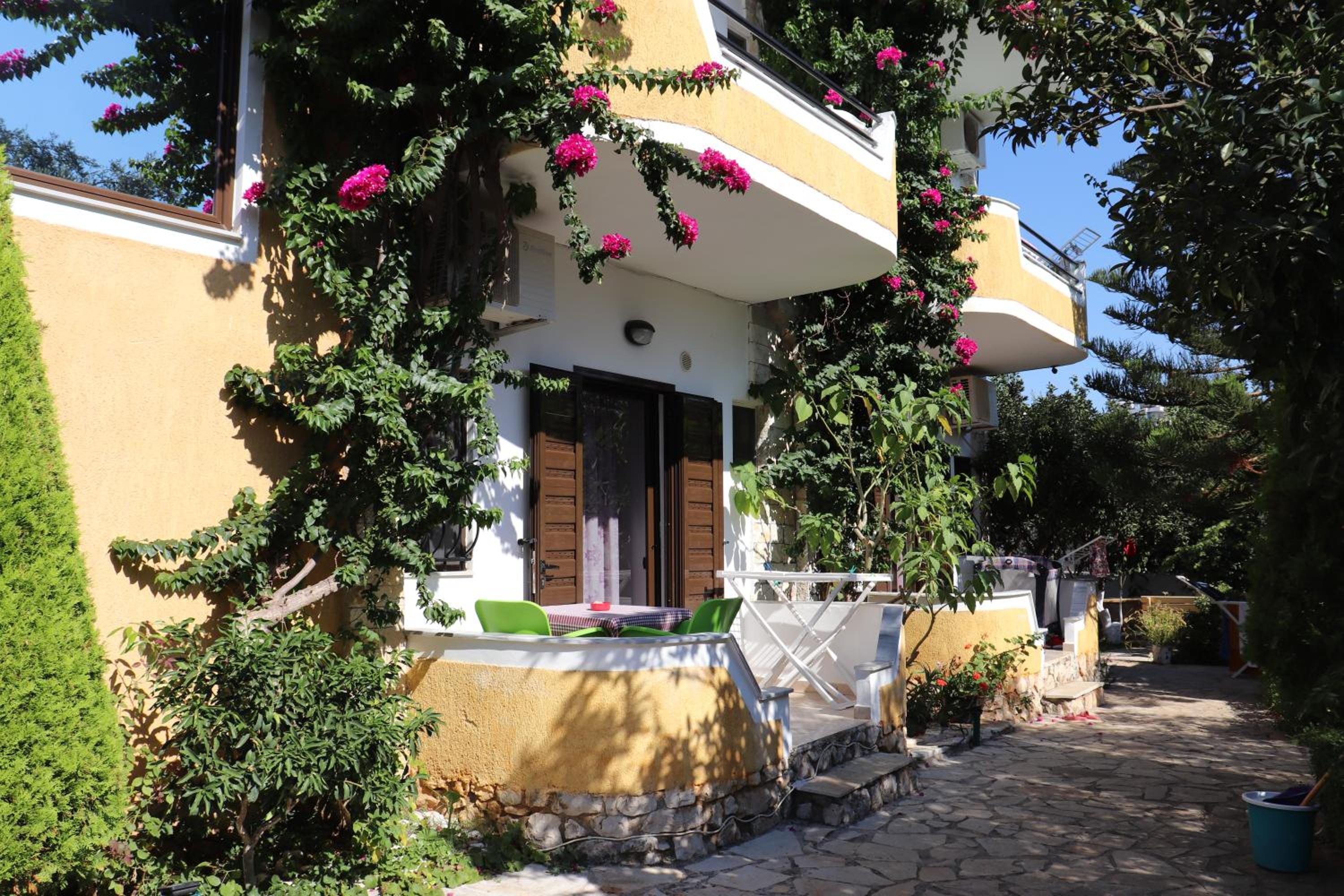 Flower Garden Villa