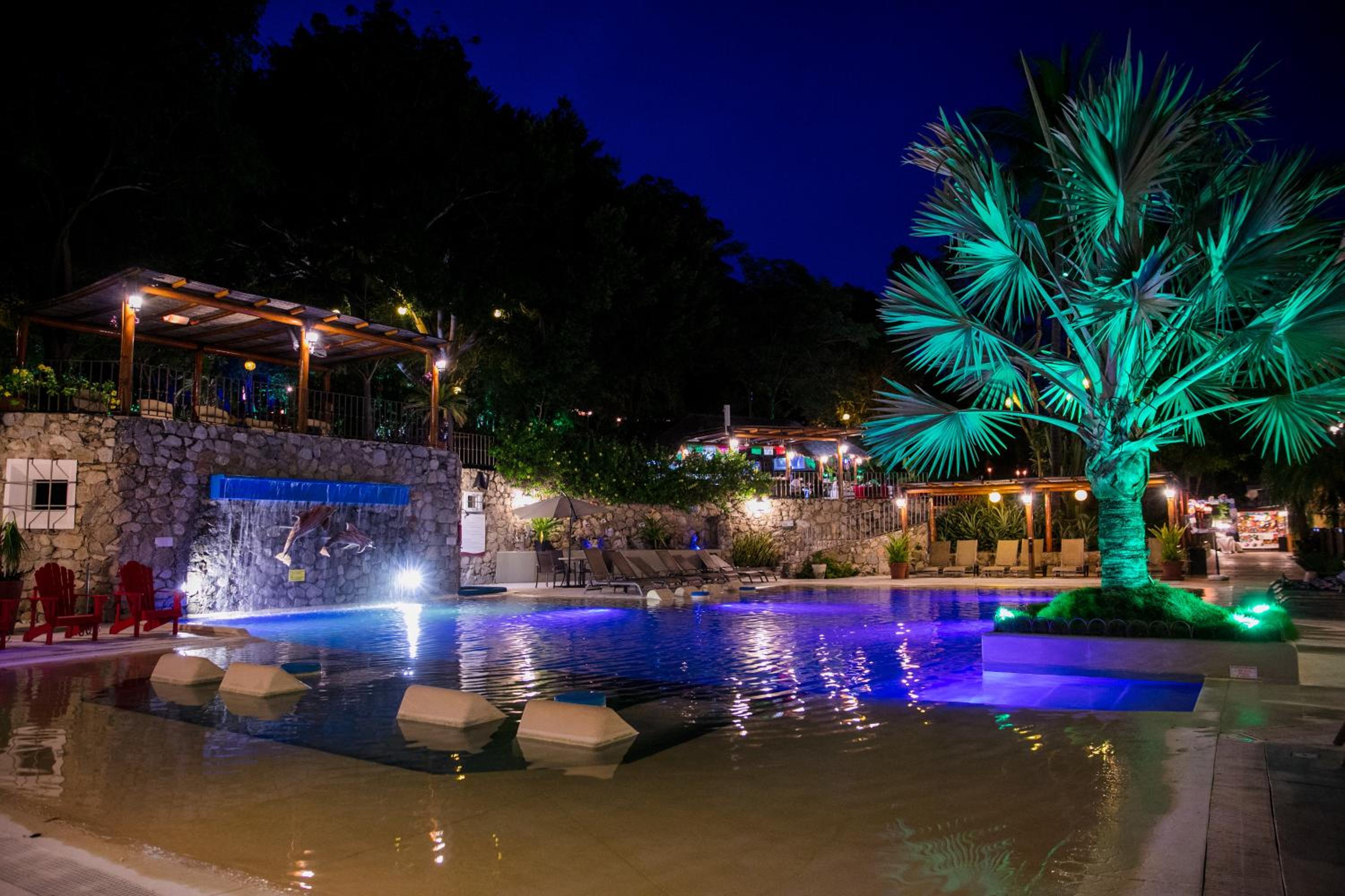 Binniguenda Huatulco & Beach Club