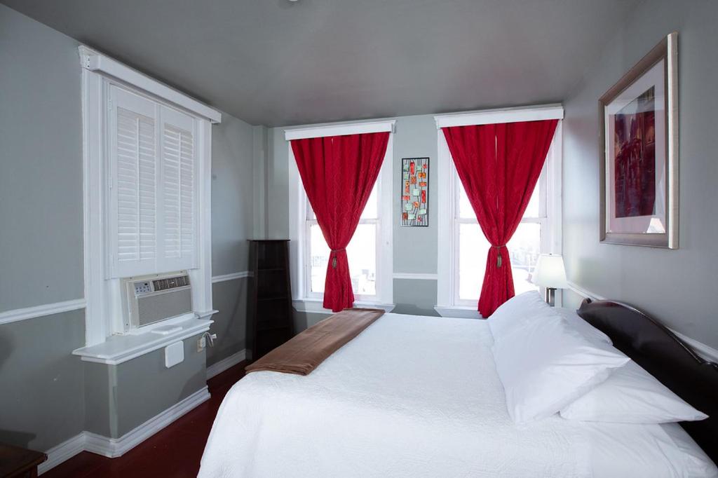 The Rialto Hotel view 2