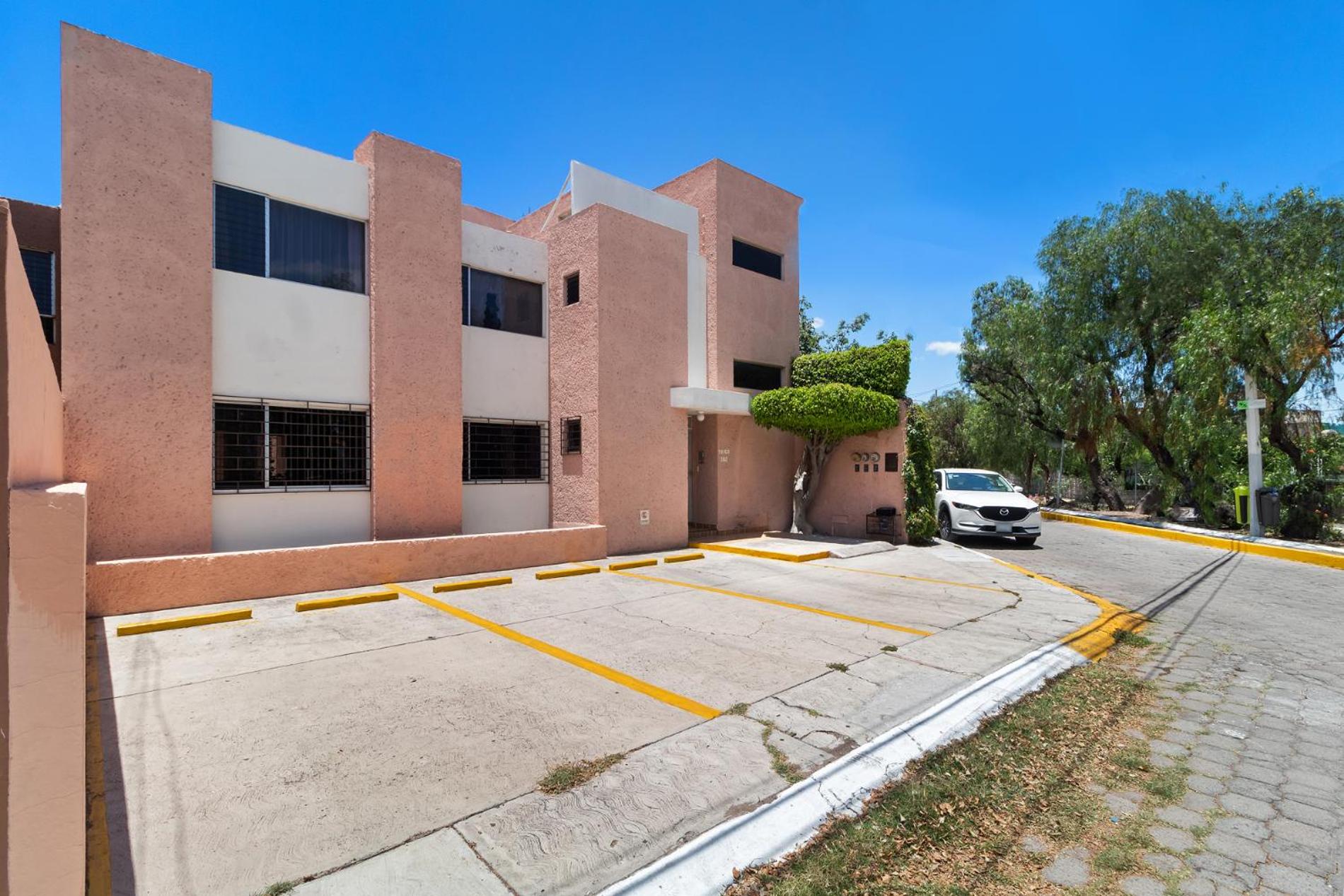 Suite Amueblada Los Arcos Av B Quintana 102B 1 Recámara view 2