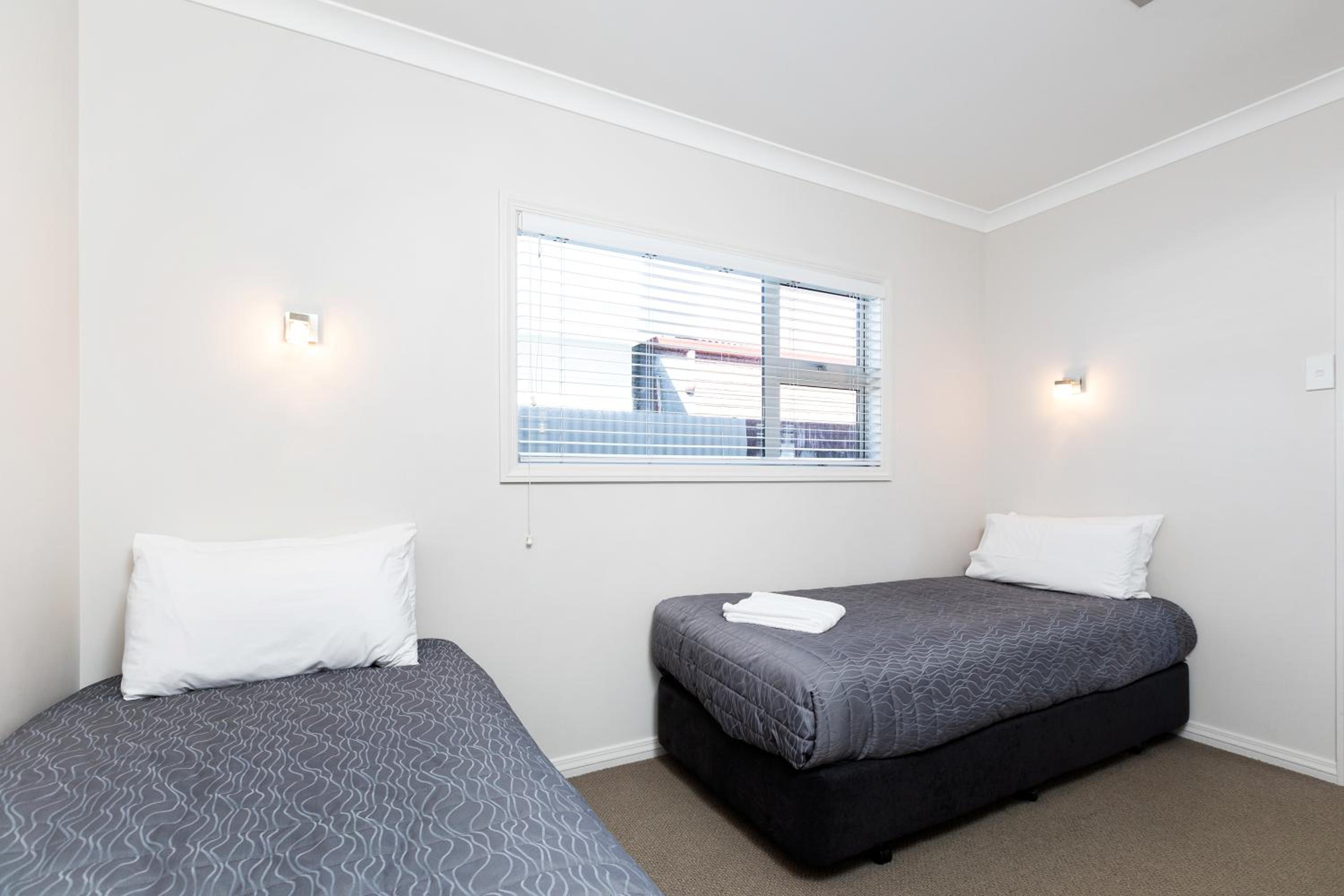 Beach Street Motel Apartments