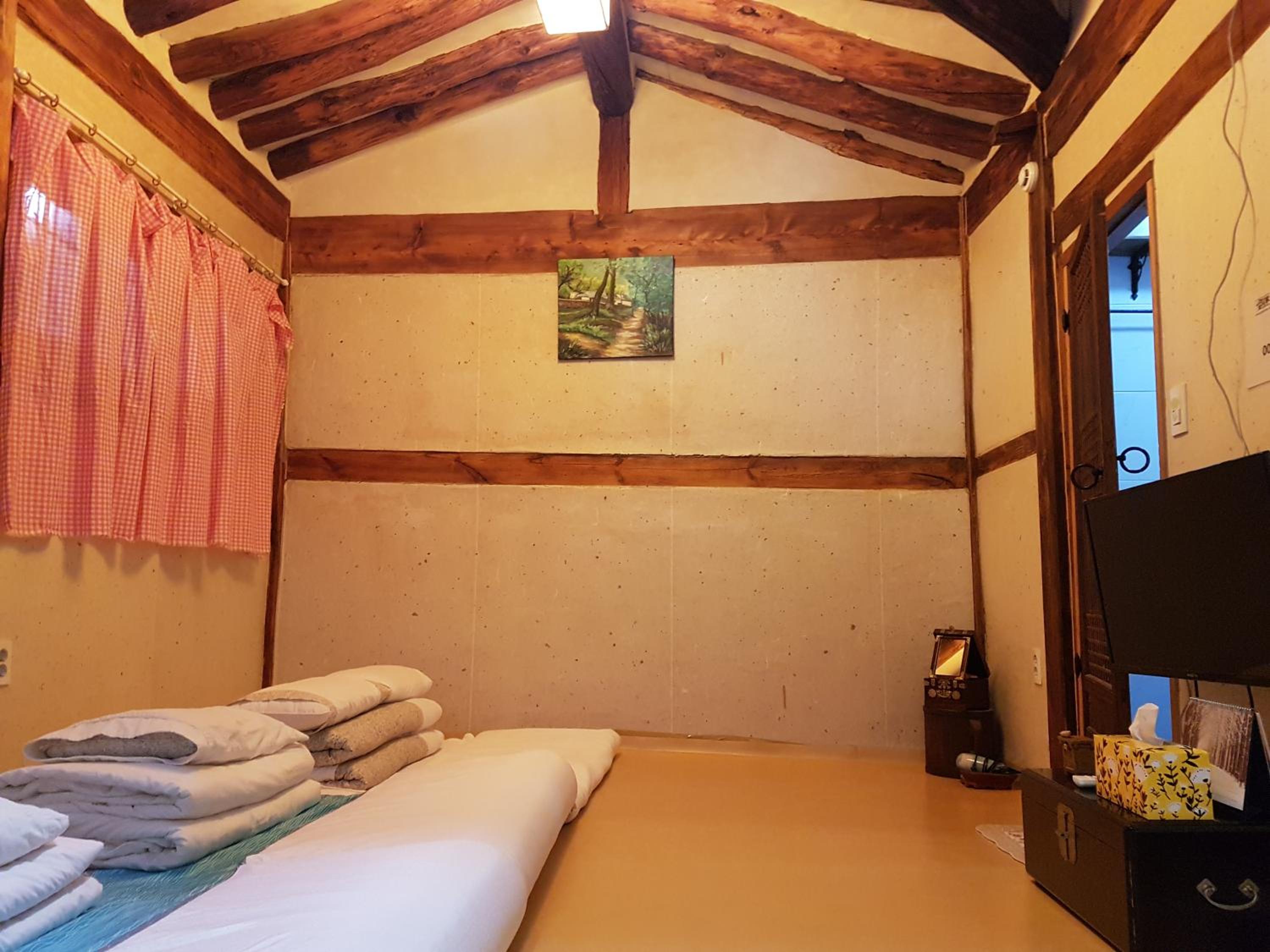 Gongsimga Hanok Guesthouse