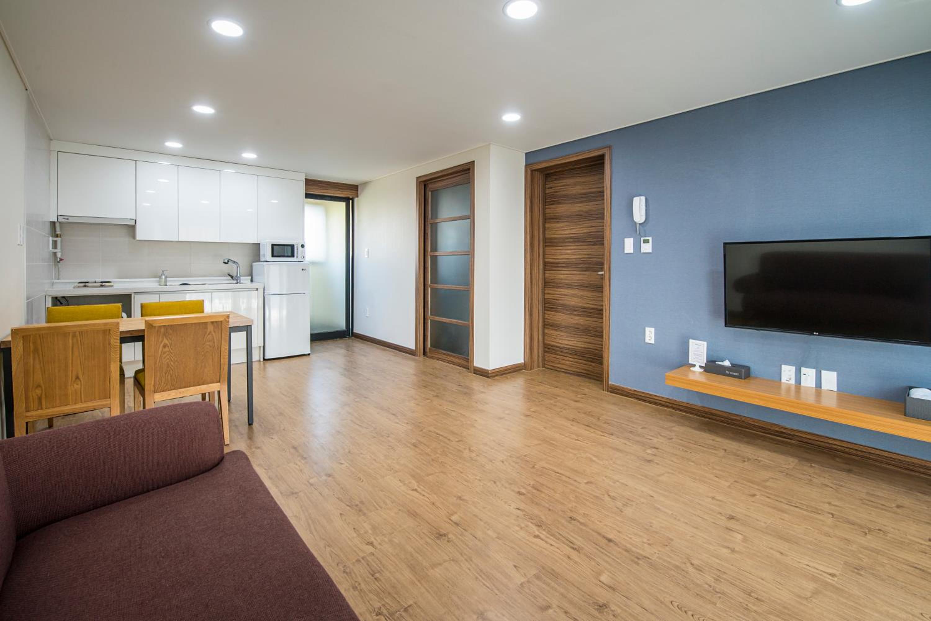 W Ocean Pension