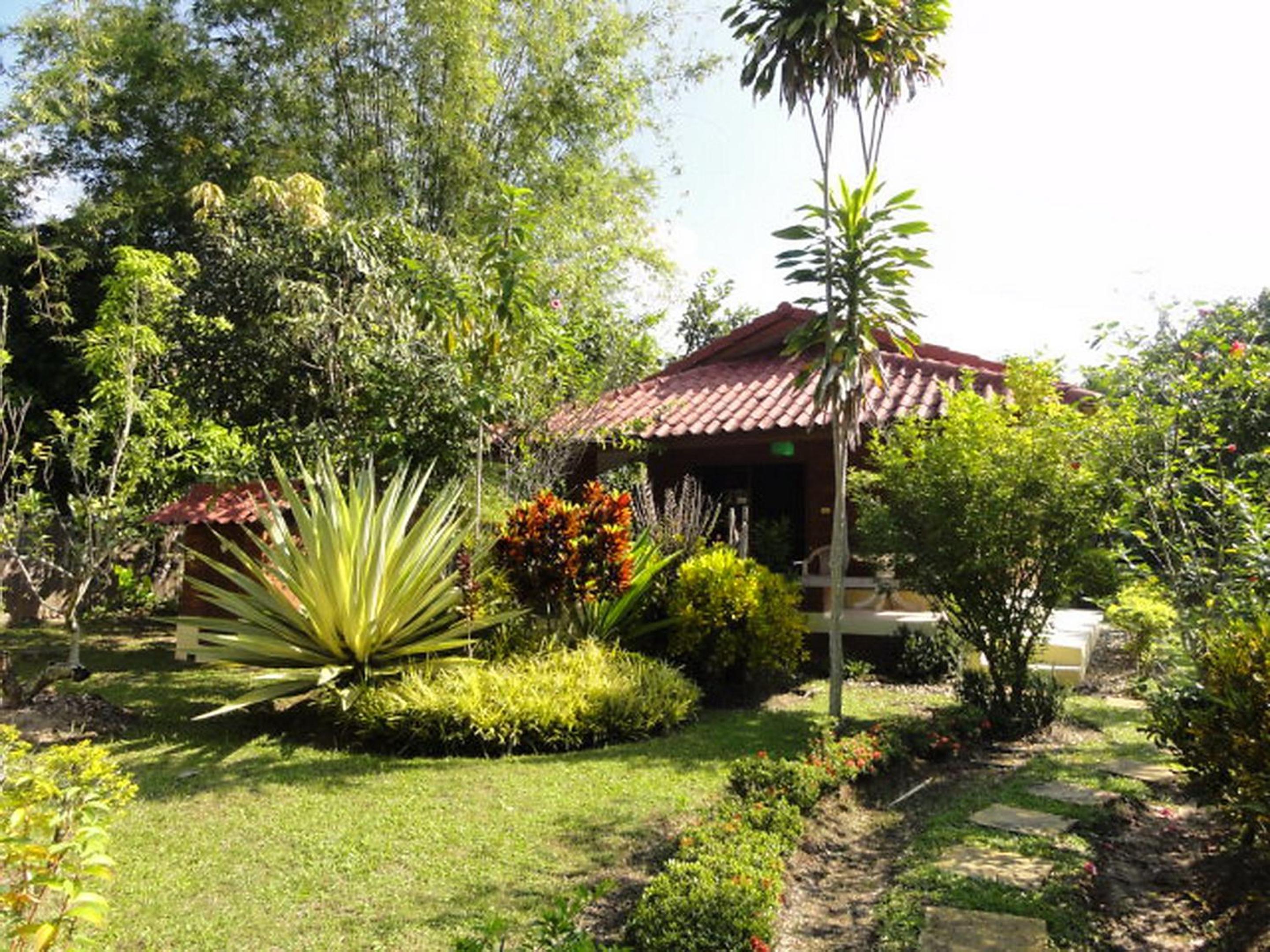 Khoom Kam Kaew