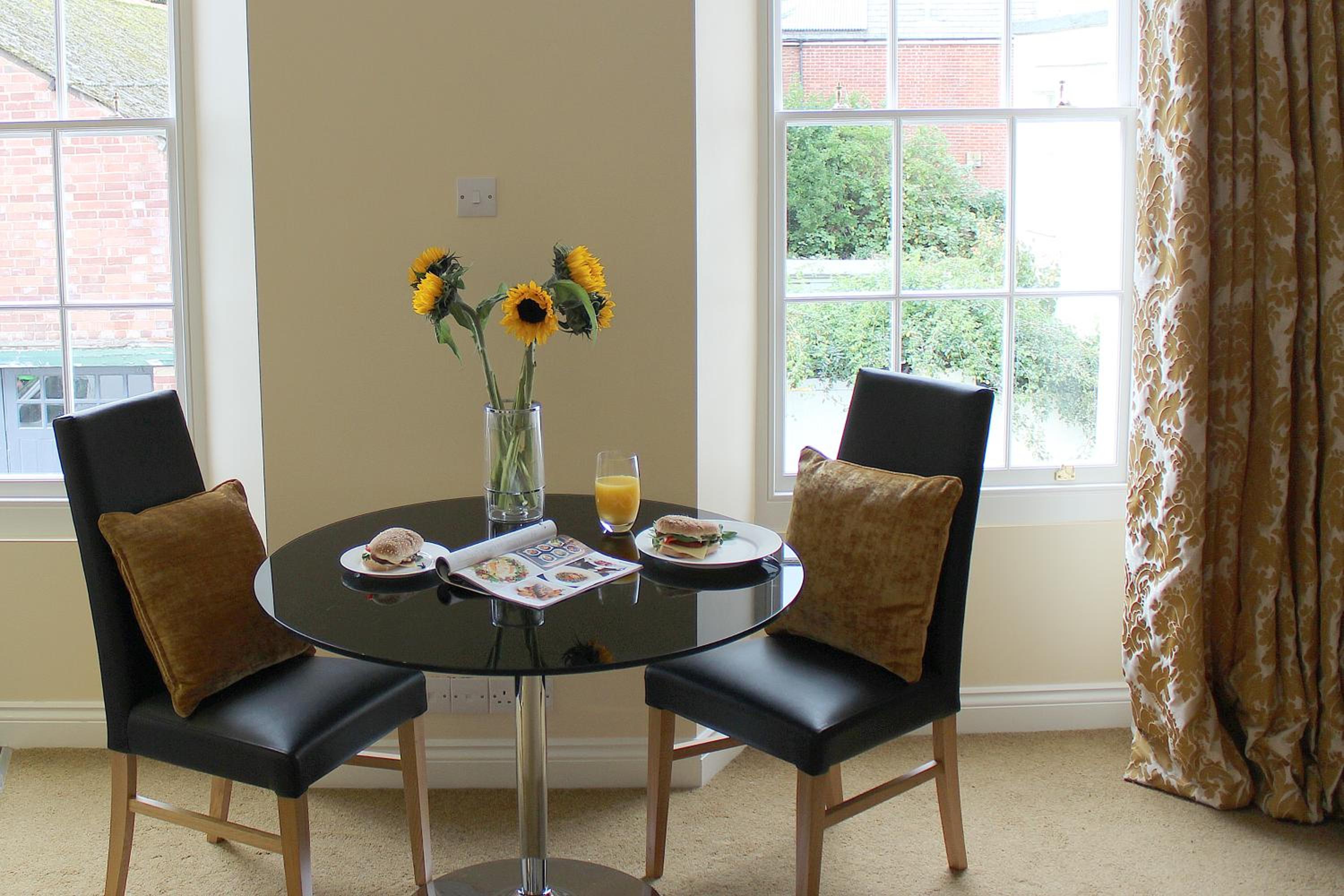 Silversprings - City Centre Apartments with Parking view 2