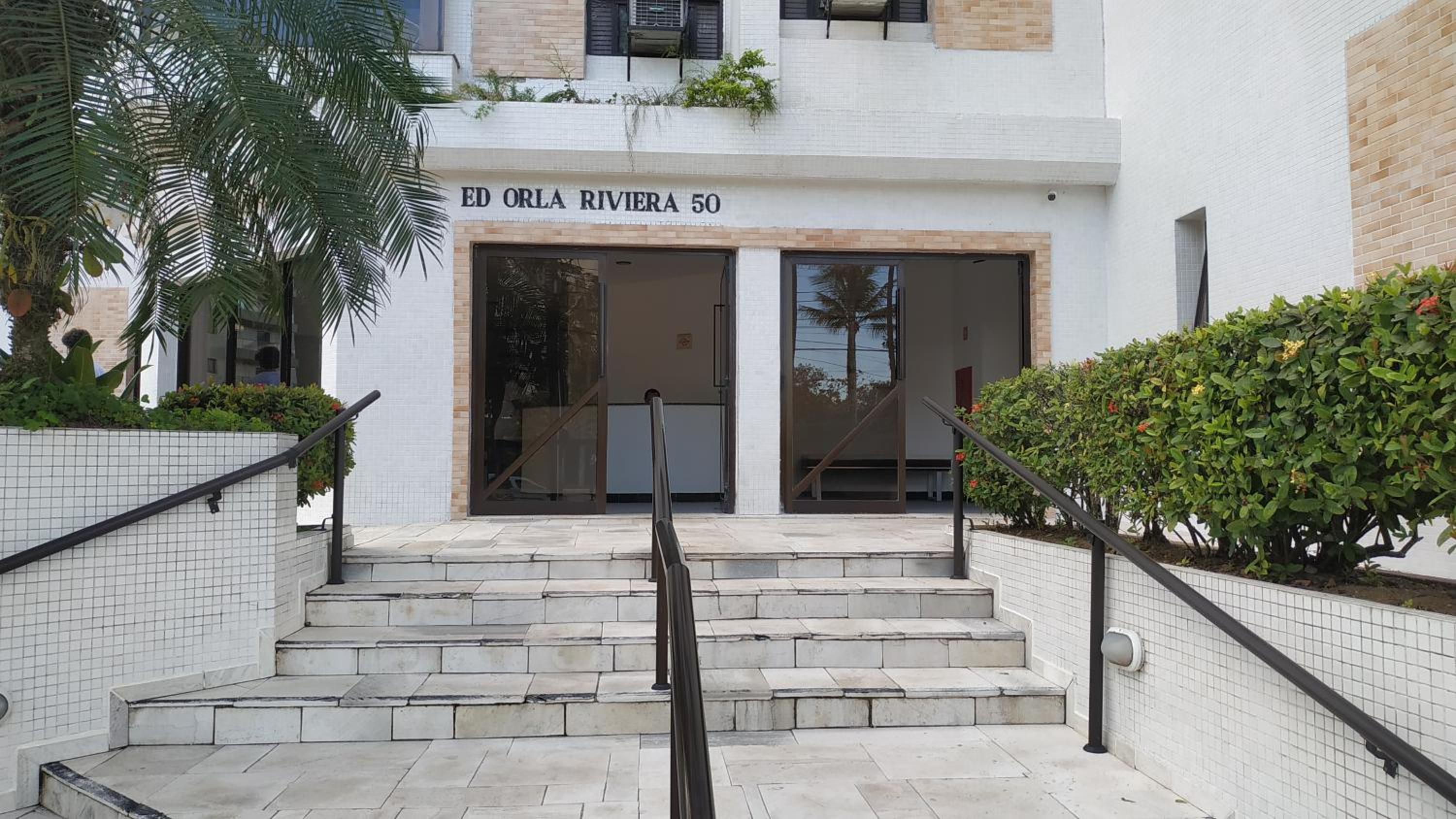 Ap Riviera uma quadra da praia