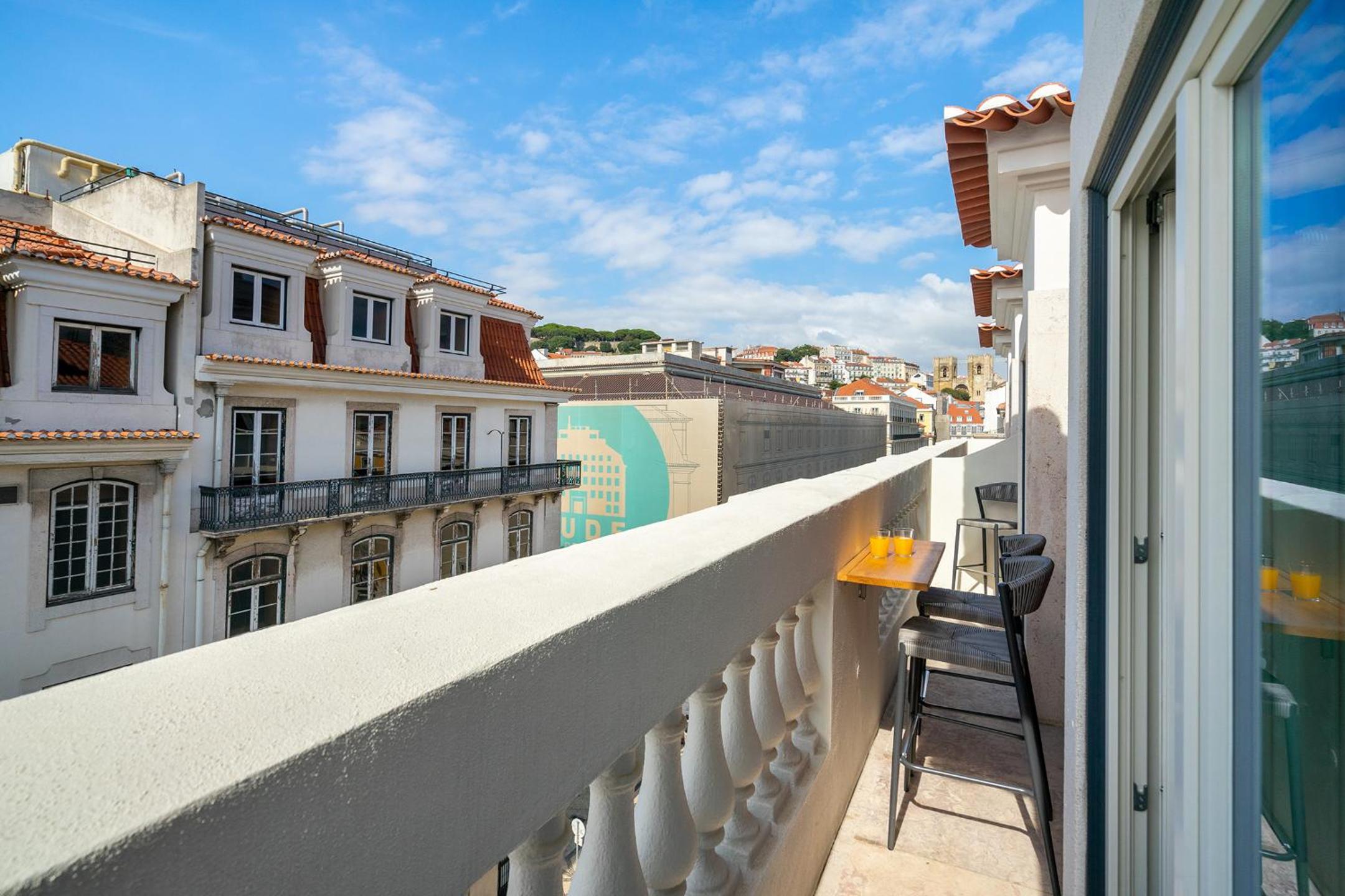 WHome | Prime Location Luxury Apartment view 4