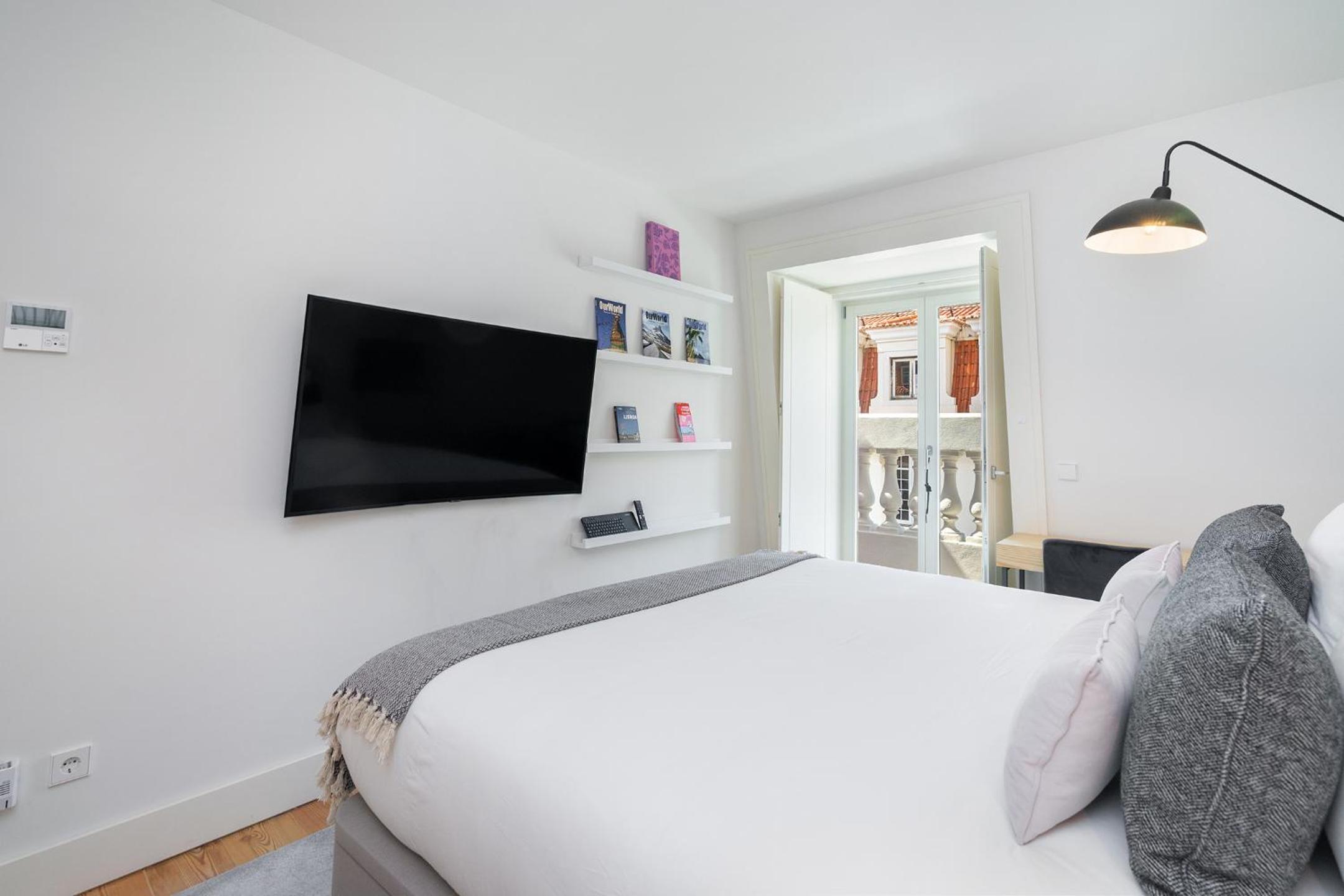 WHome | Prime Location Luxury Apartment view 2