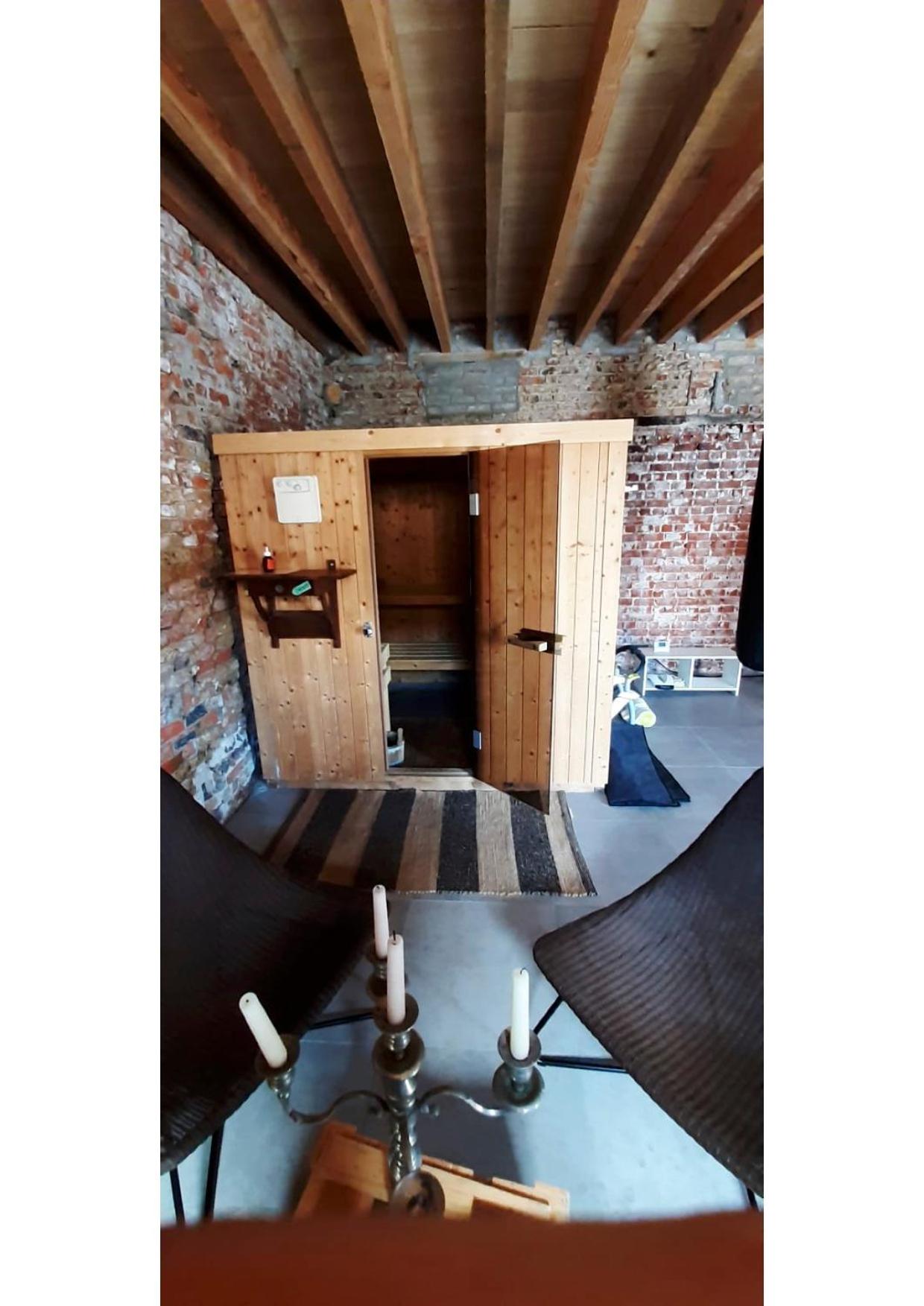 Maenhoudthoeve met zwembad en sauna