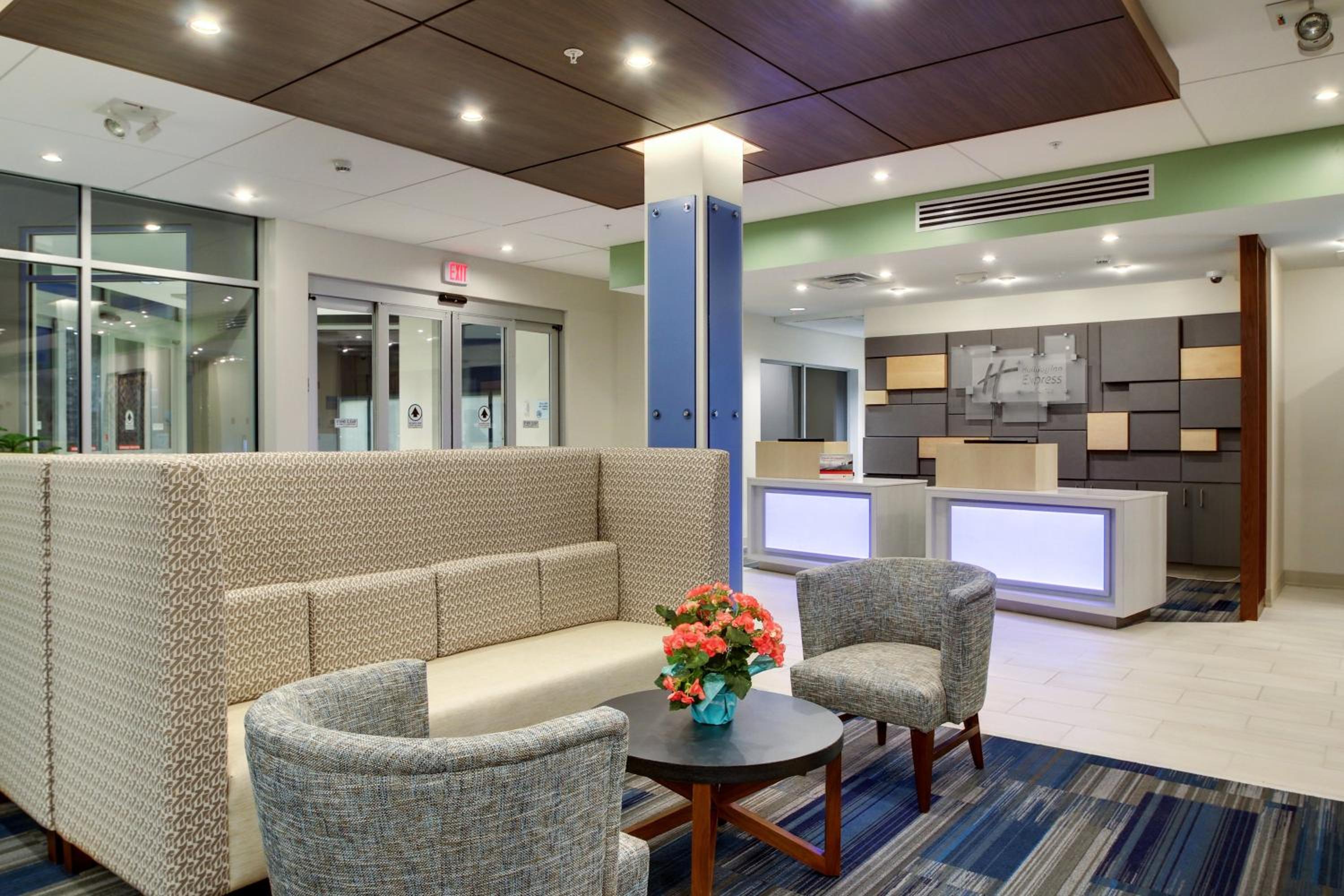 Galesburg Vacations - Holiday Inn Express Suites Galesburg, an IHG Hotel - Property Image 40