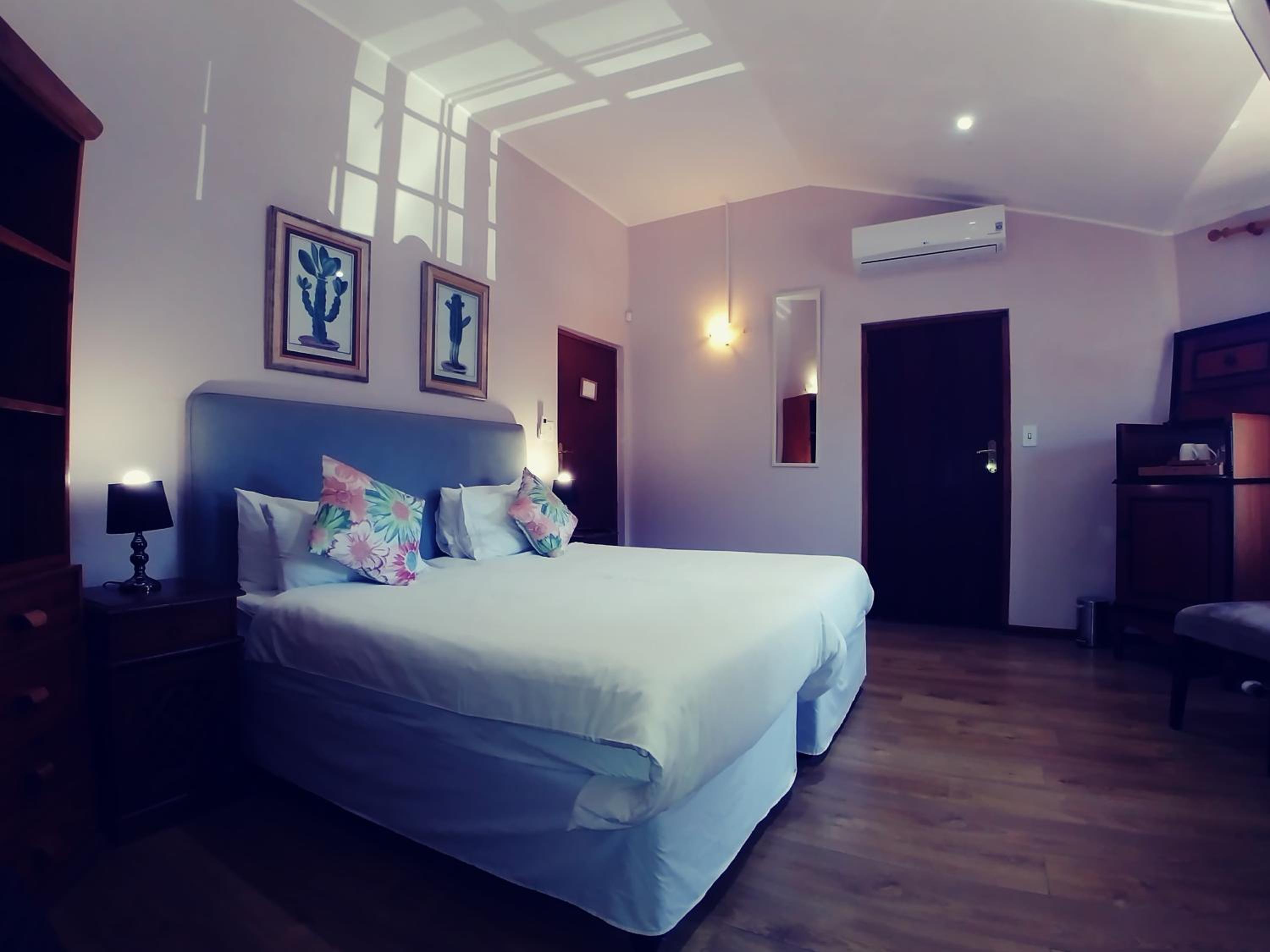 Winelands Villa Guesthouse and Cottages