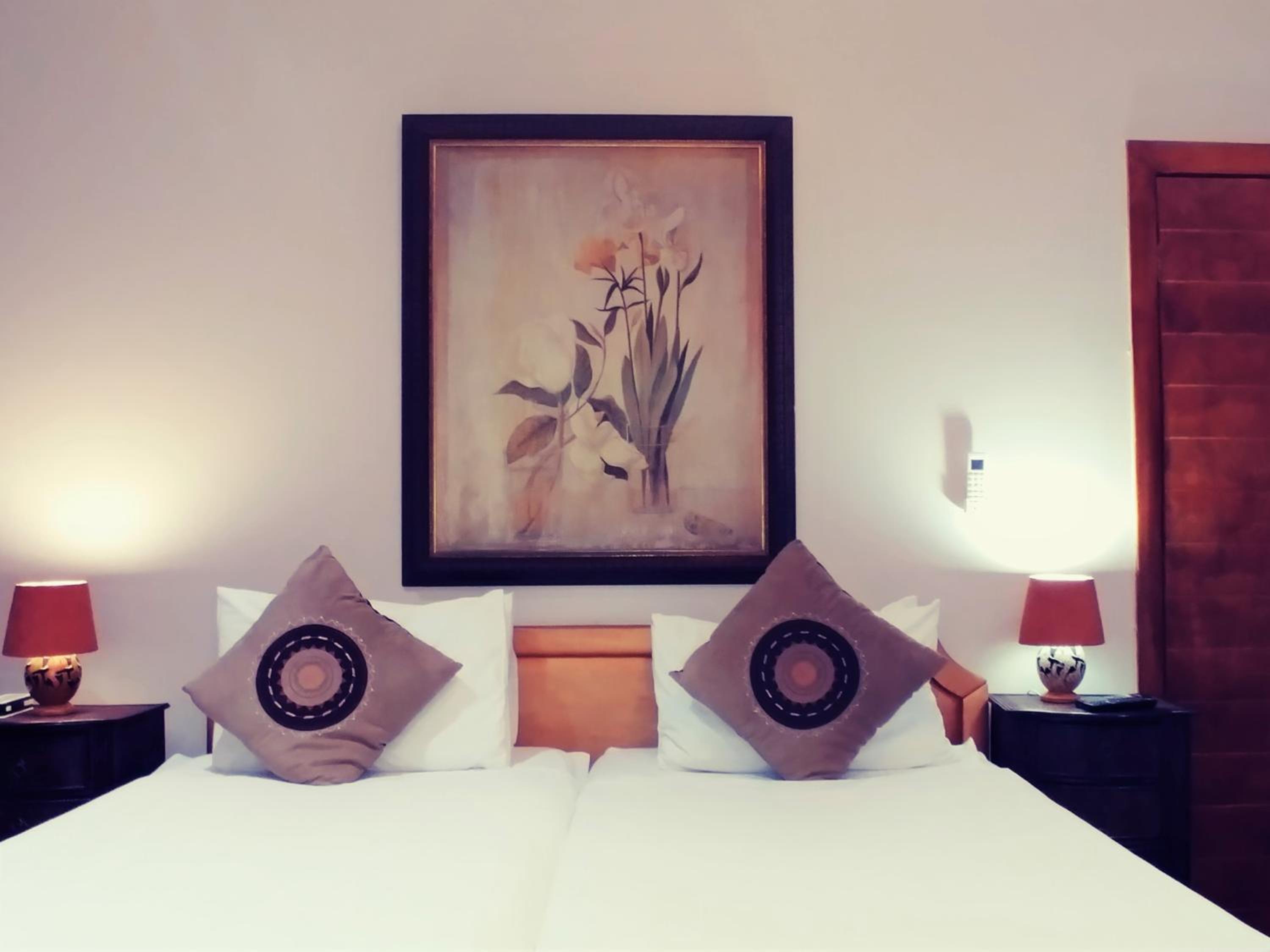 Winelands Villa Guesthouse and Cottages