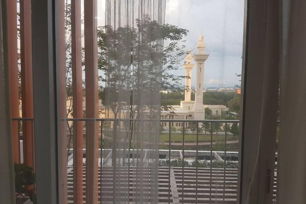 Private studio at Bukit Jelutong photo 1
