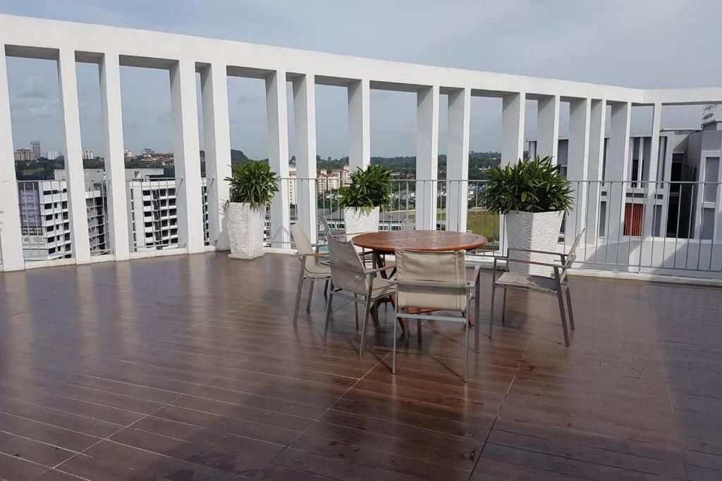Private studio at Bukit Jelutong photo 2