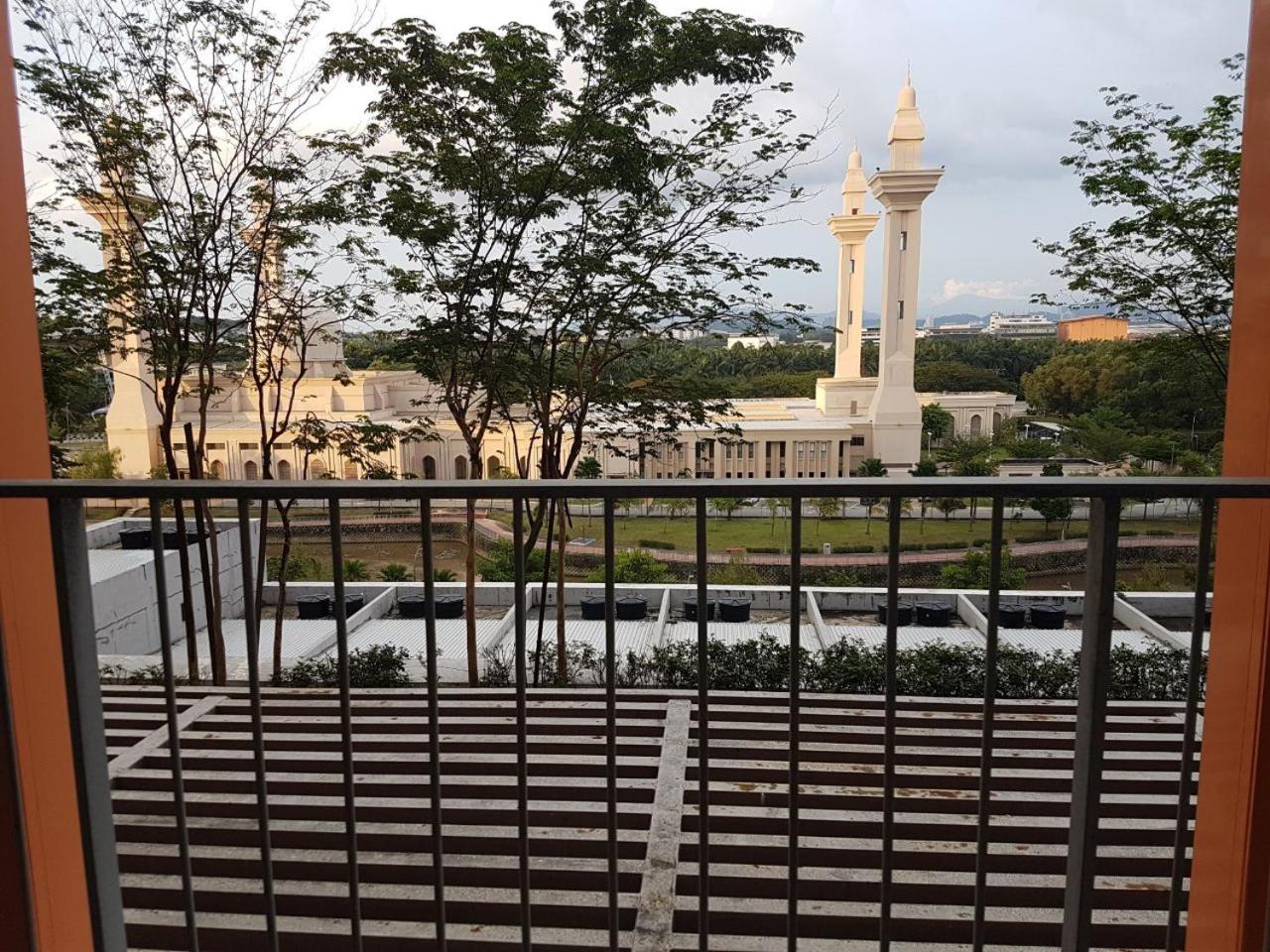 Private studio at Bukit Jelutong photo 5