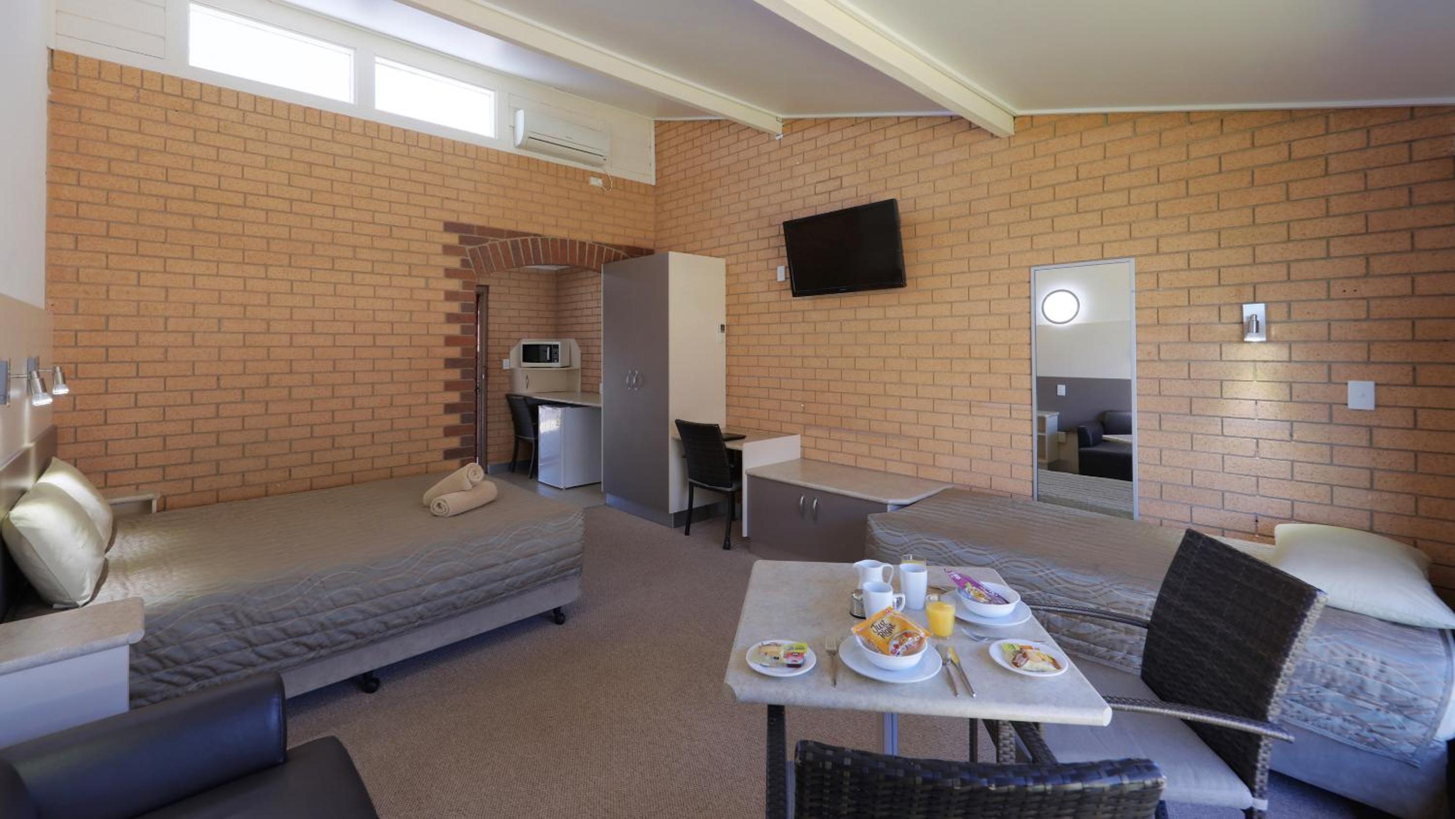 Tenterfield Motor Inn view 2
