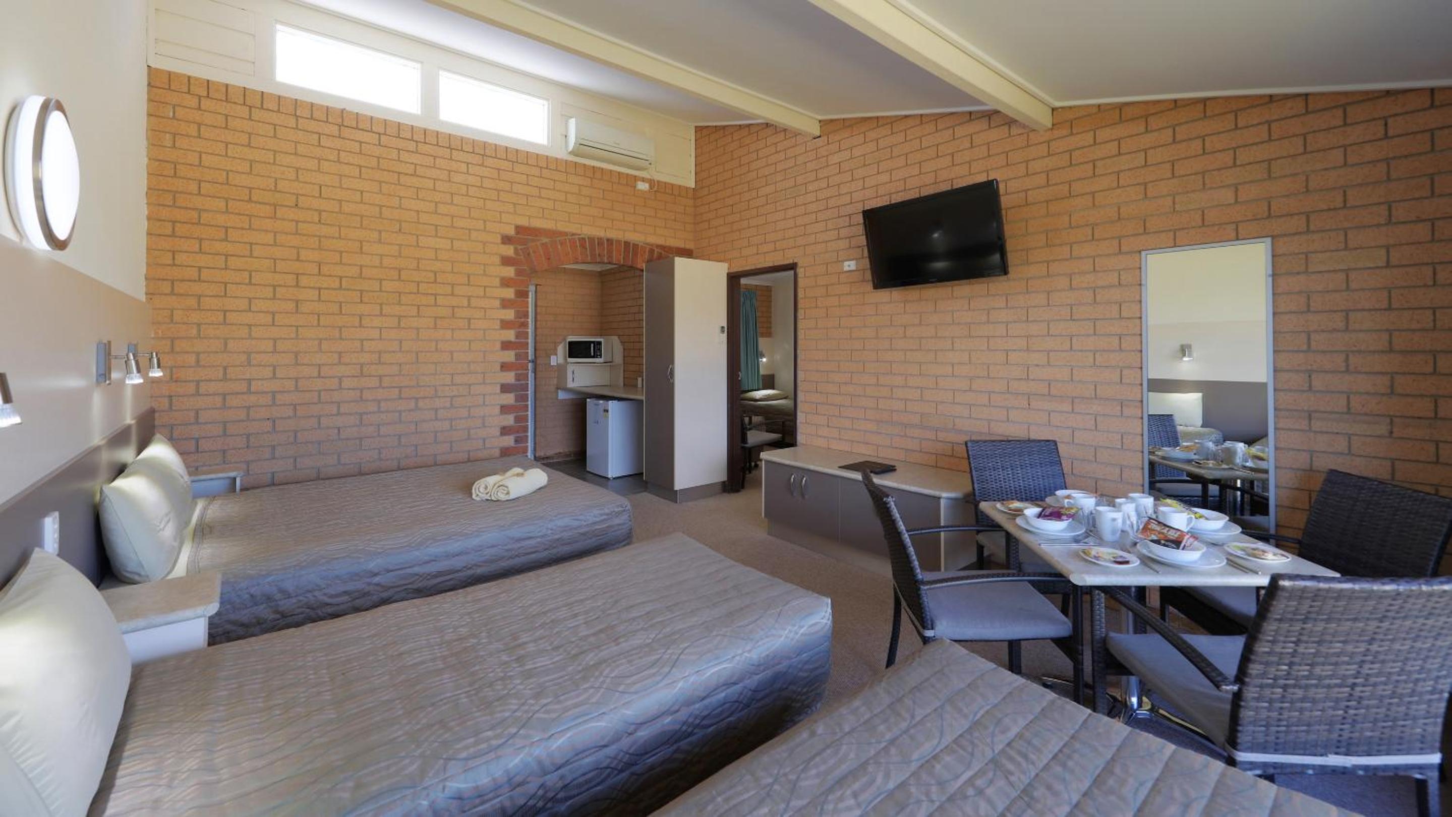 Tenterfield Motor Inn view 5