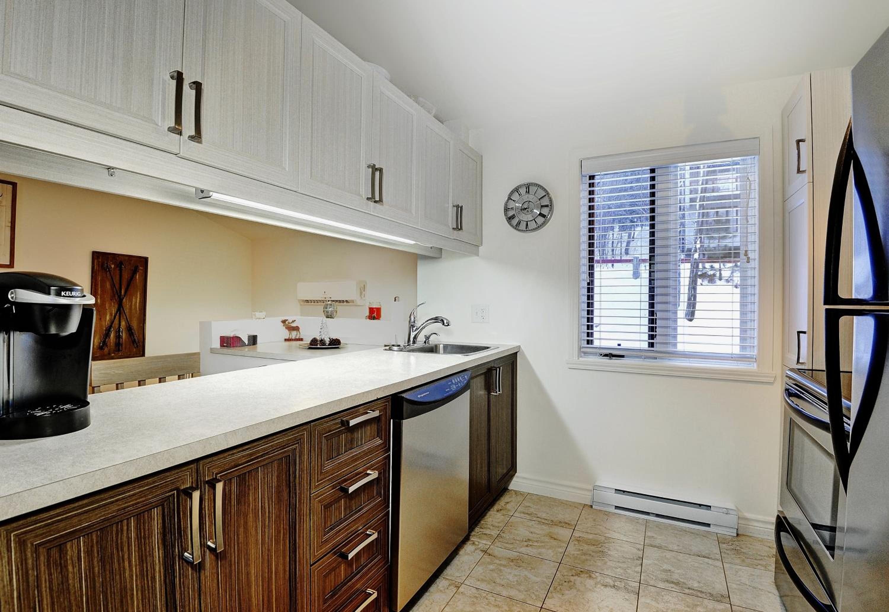 Condo 517 Chemin du Hibou by Les Chalets Alpins view 3