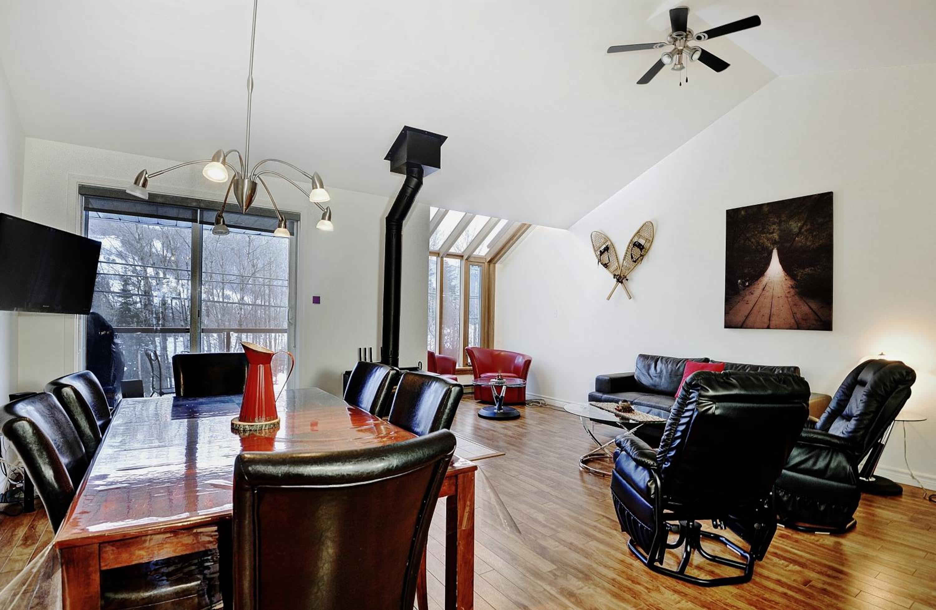 Condo 517 Chemin du Hibou by Les Chalets Alpins view 2