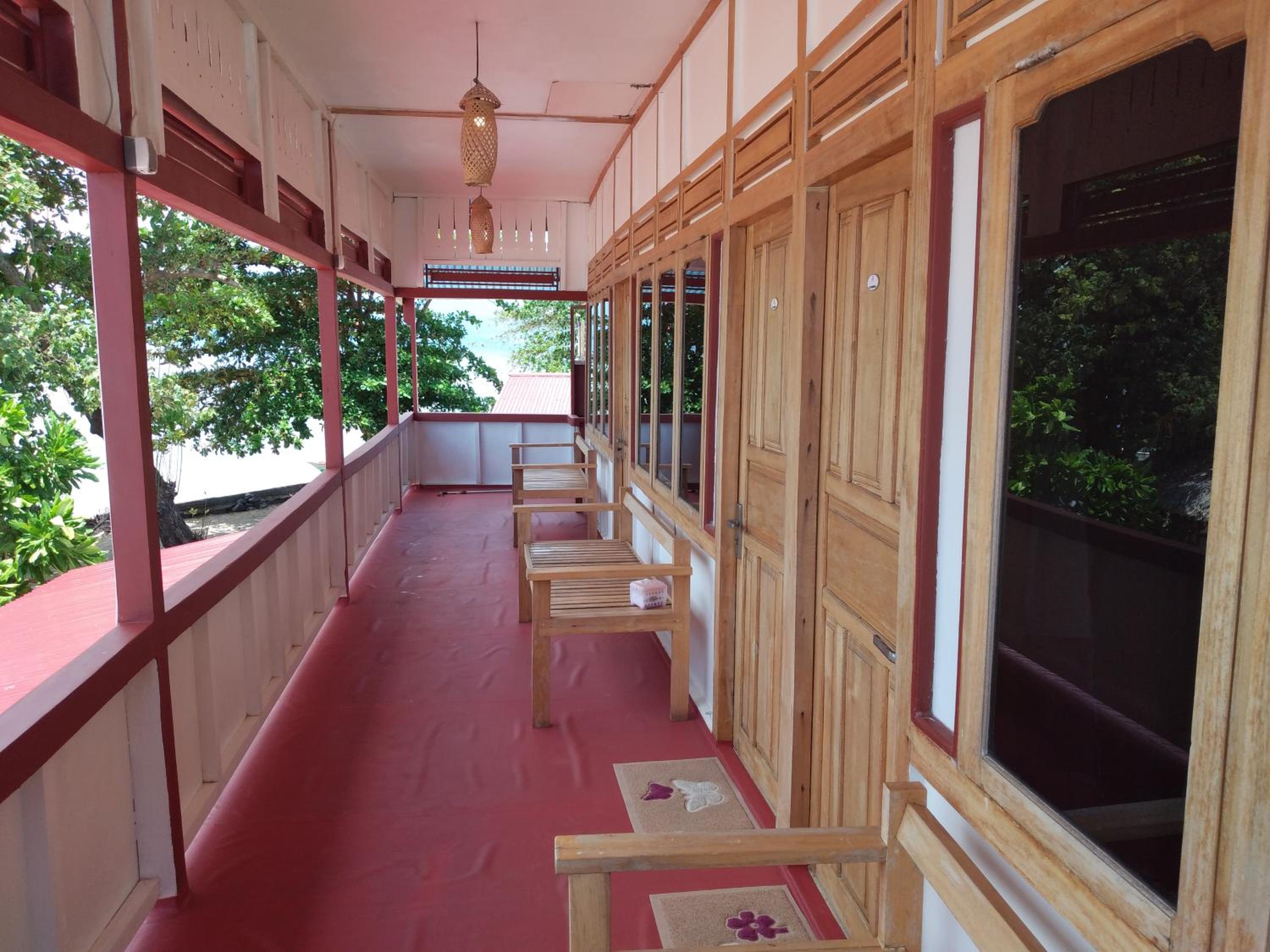 Hotel Arto Moro Bunaken - Image 1