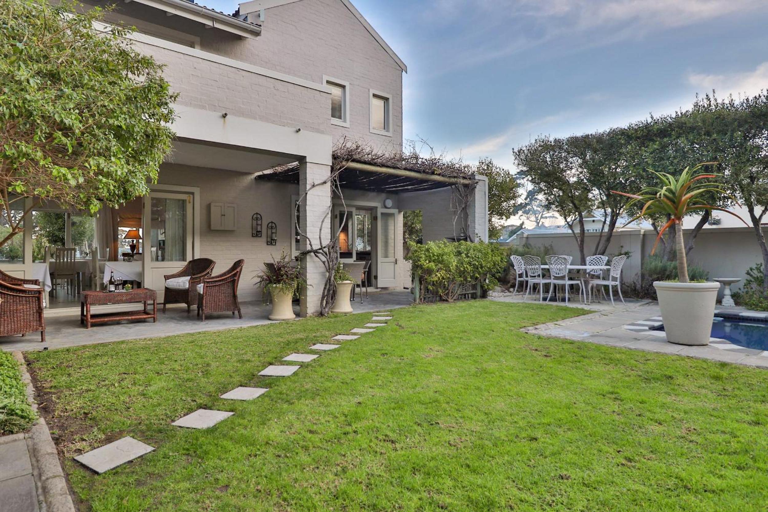 Hermanus Lodge on the Green - Solar Power