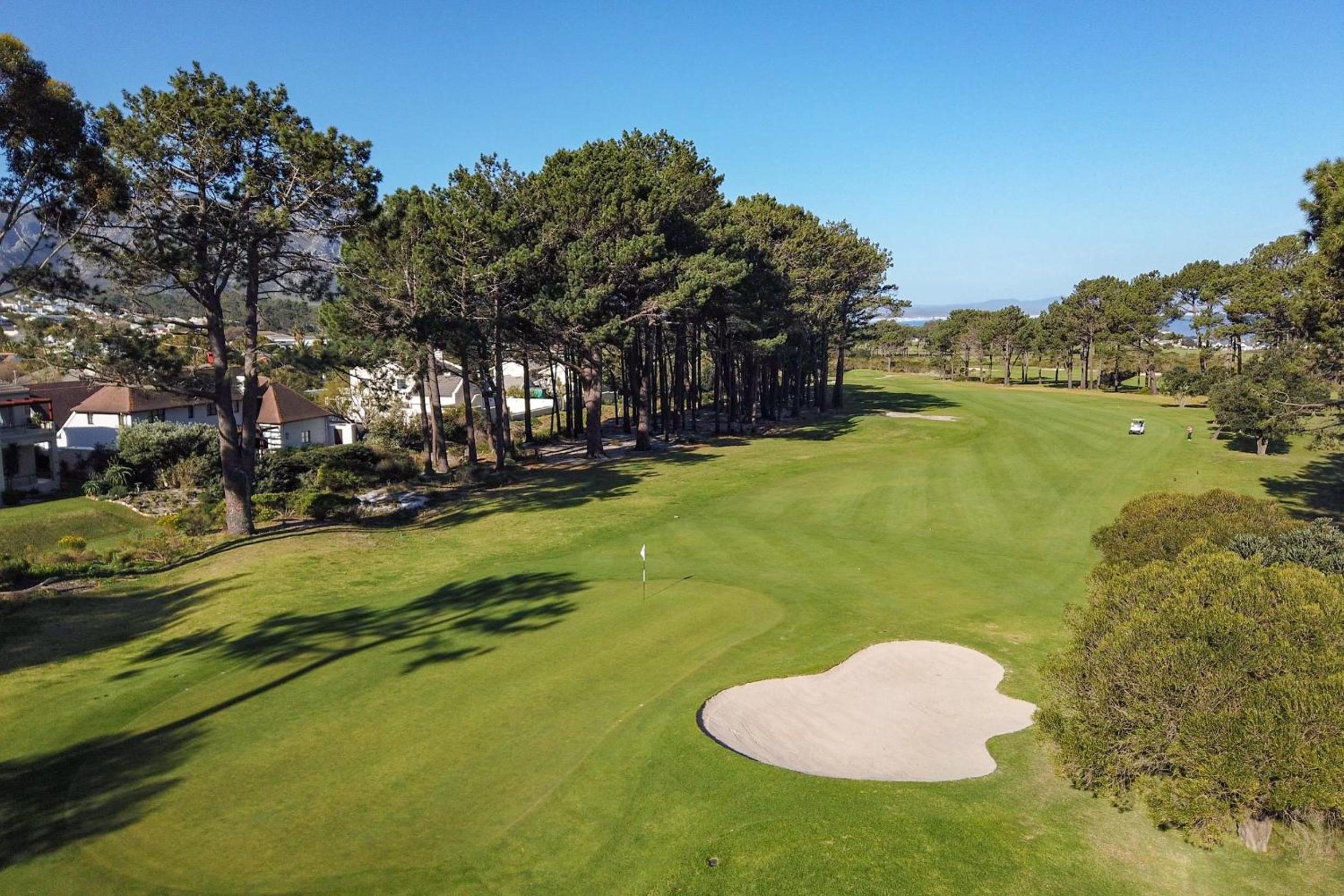 Hermanus Lodge on the Green - Solar Power — photo 13