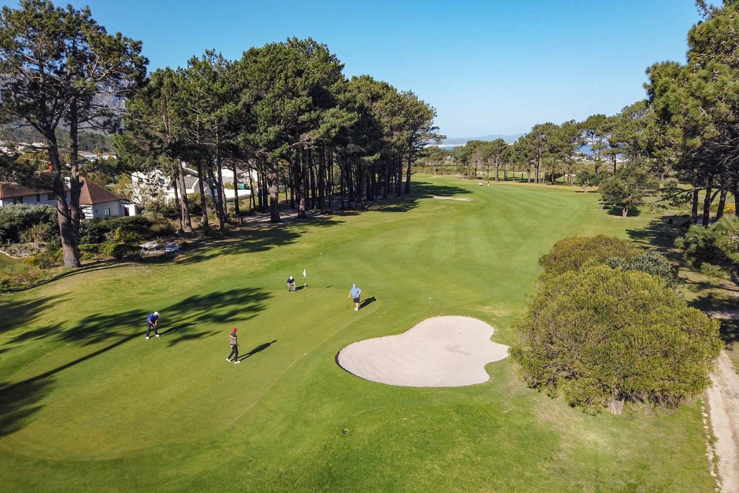 Hermanus Lodge on the Green - Solar Power — photo 45