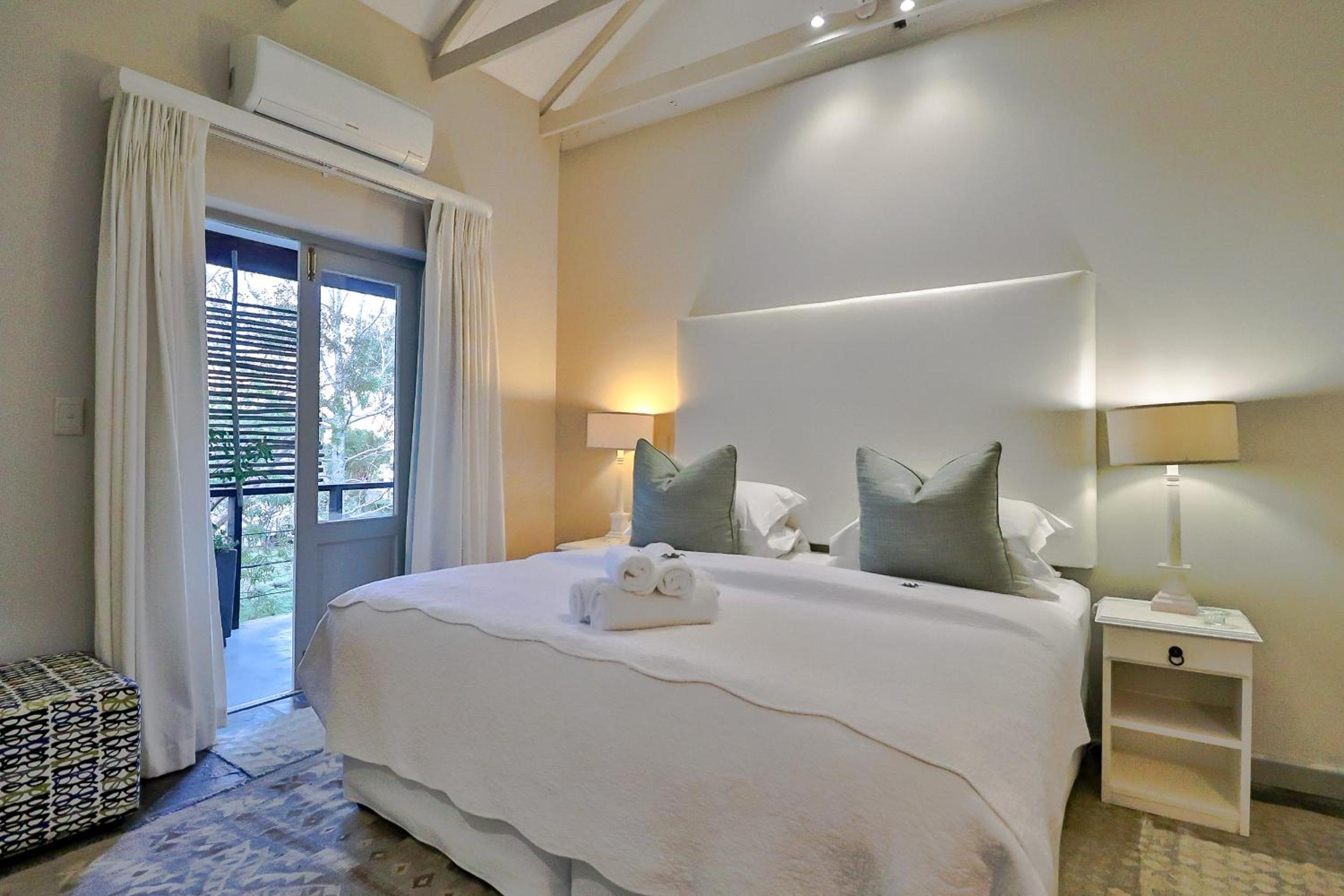 Hermanus Lodge on the Green - Solar Power — photo 37