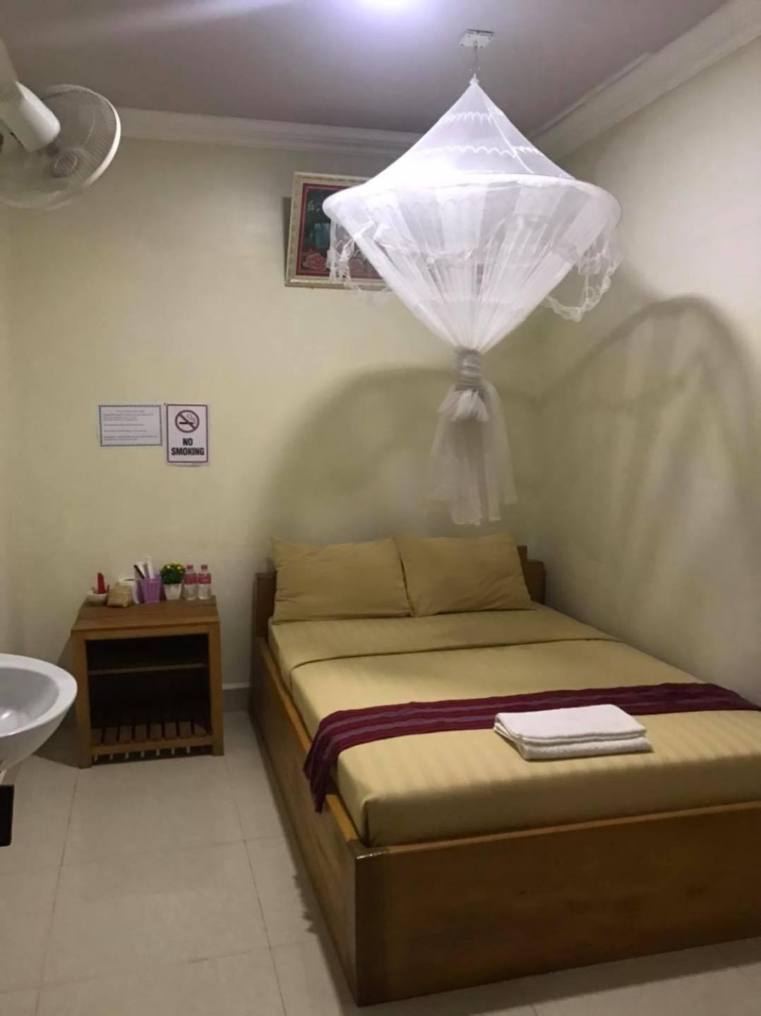 Manel Guesthouse and Restaurant